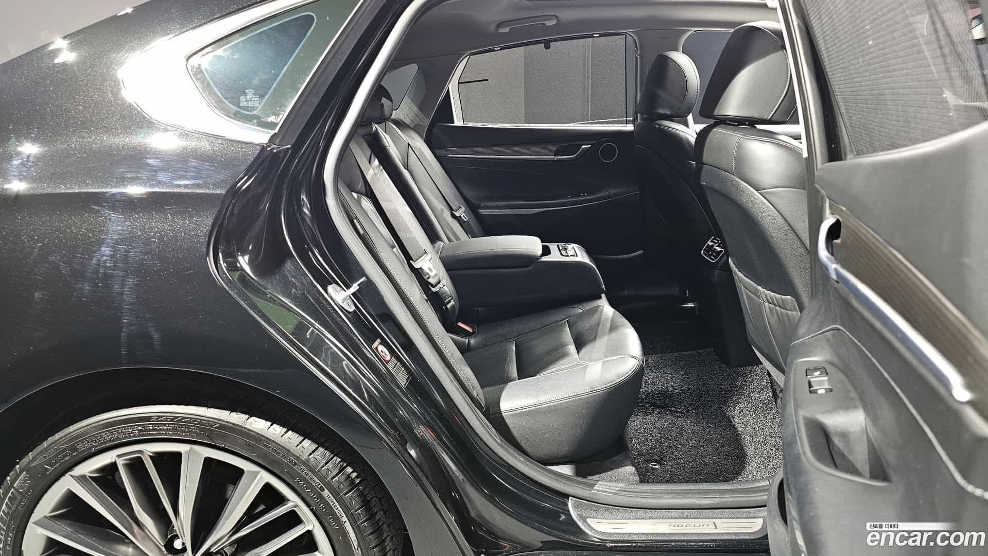 Grandeur Hyundai 2017.5-OPTION-016