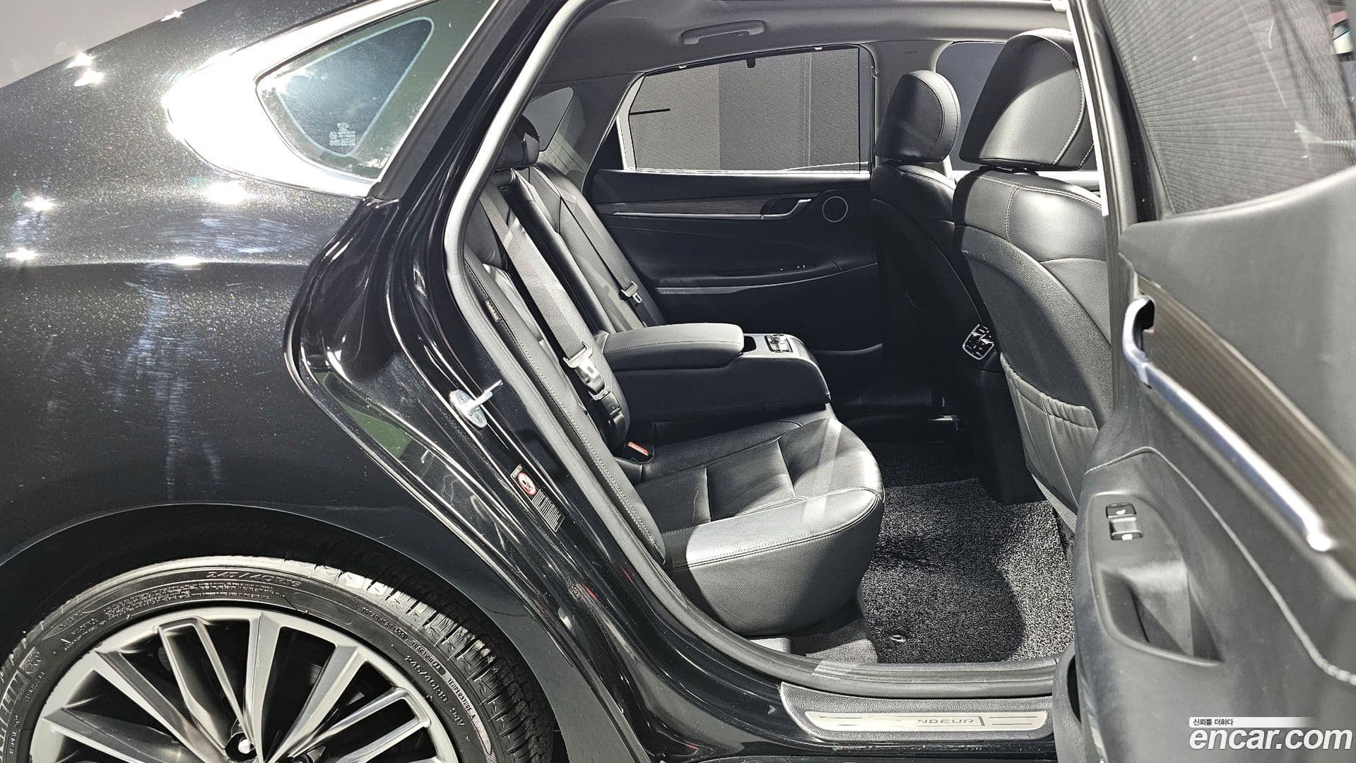 Main__Slider__Photo:Grandeur Hyundai 2017.5-11