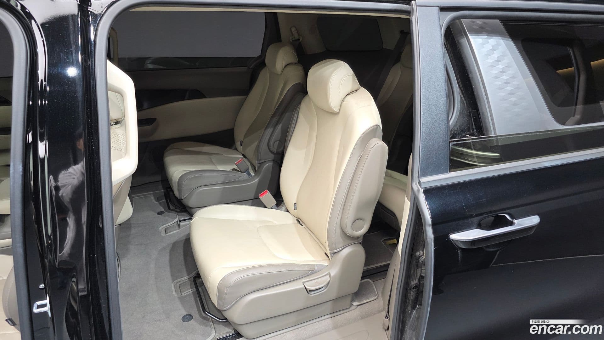 Main__Slider__Photo:Canival Kia 2020.10-10