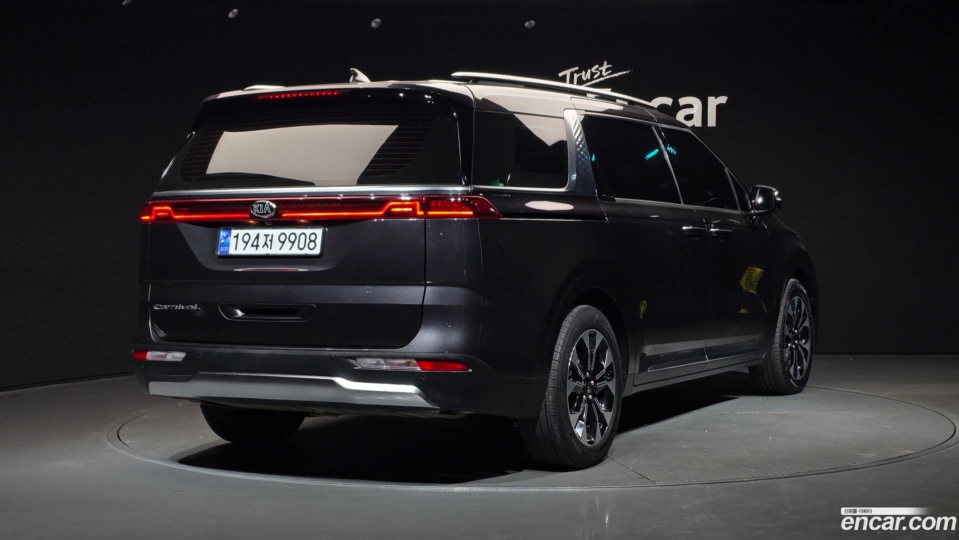 Main__Slider__Photo:Canival Kia 2020.10-1