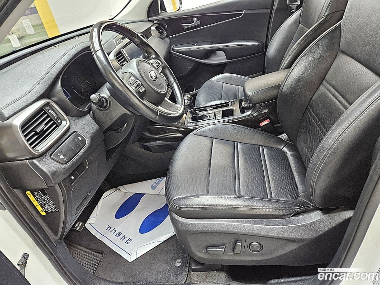 Main__Slider__Photo:Sorento Kia 2016.3-5