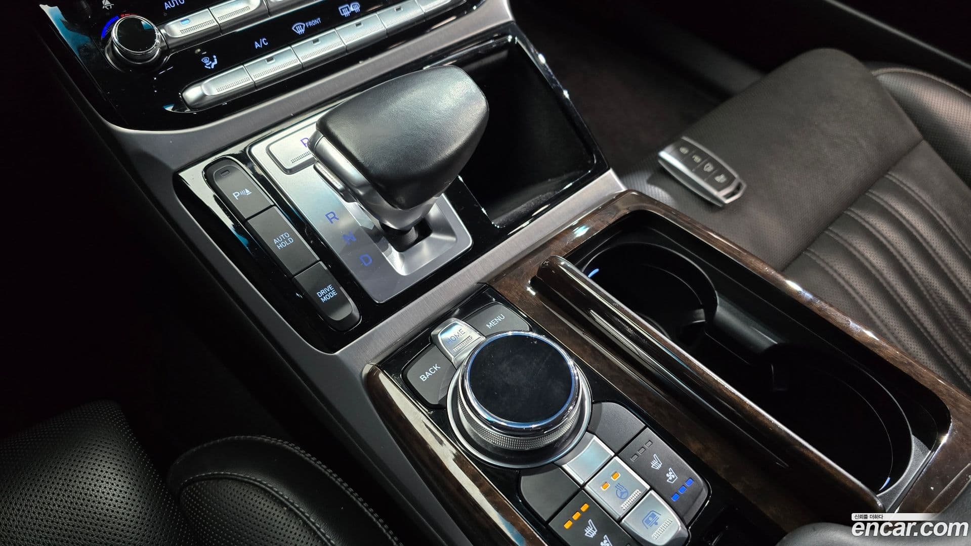 Main__Slider__Photo:EQ900 Genesis 2017.6-8