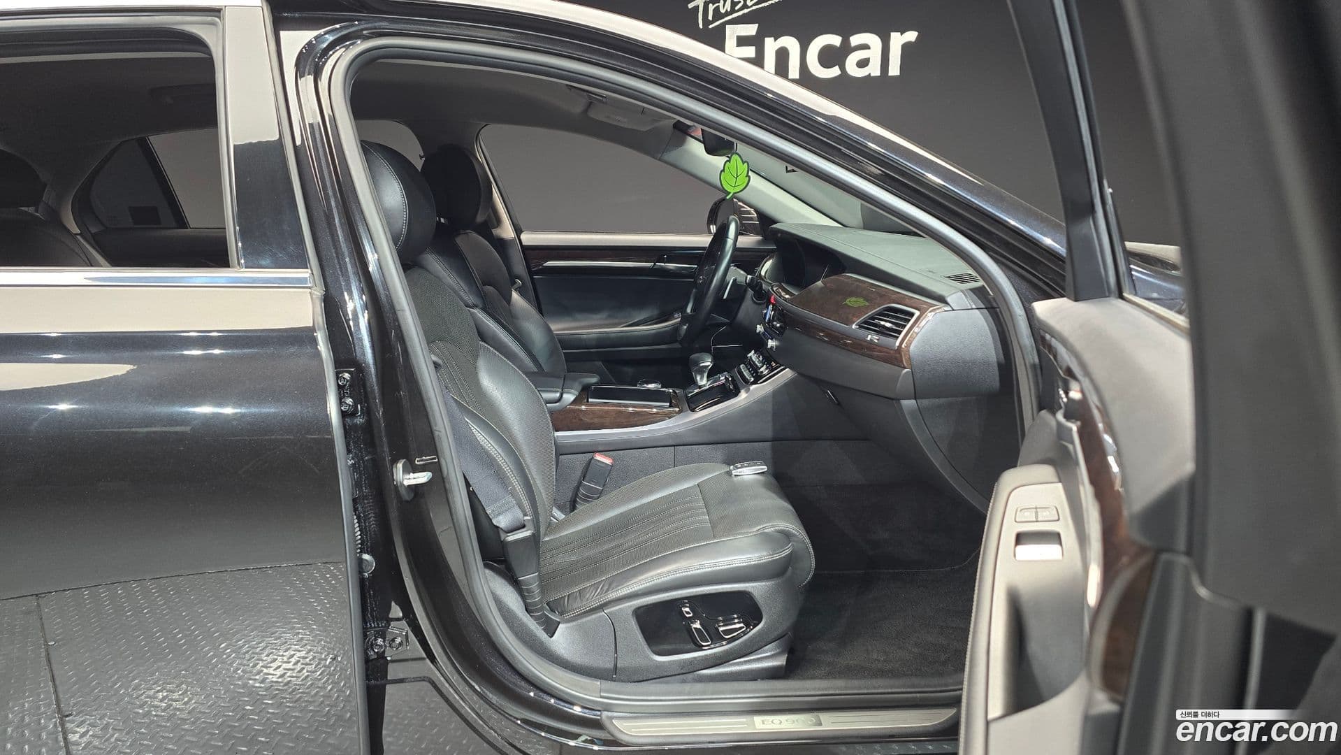 Main__Slider__Photo:EQ900 Genesis 2017.6-9