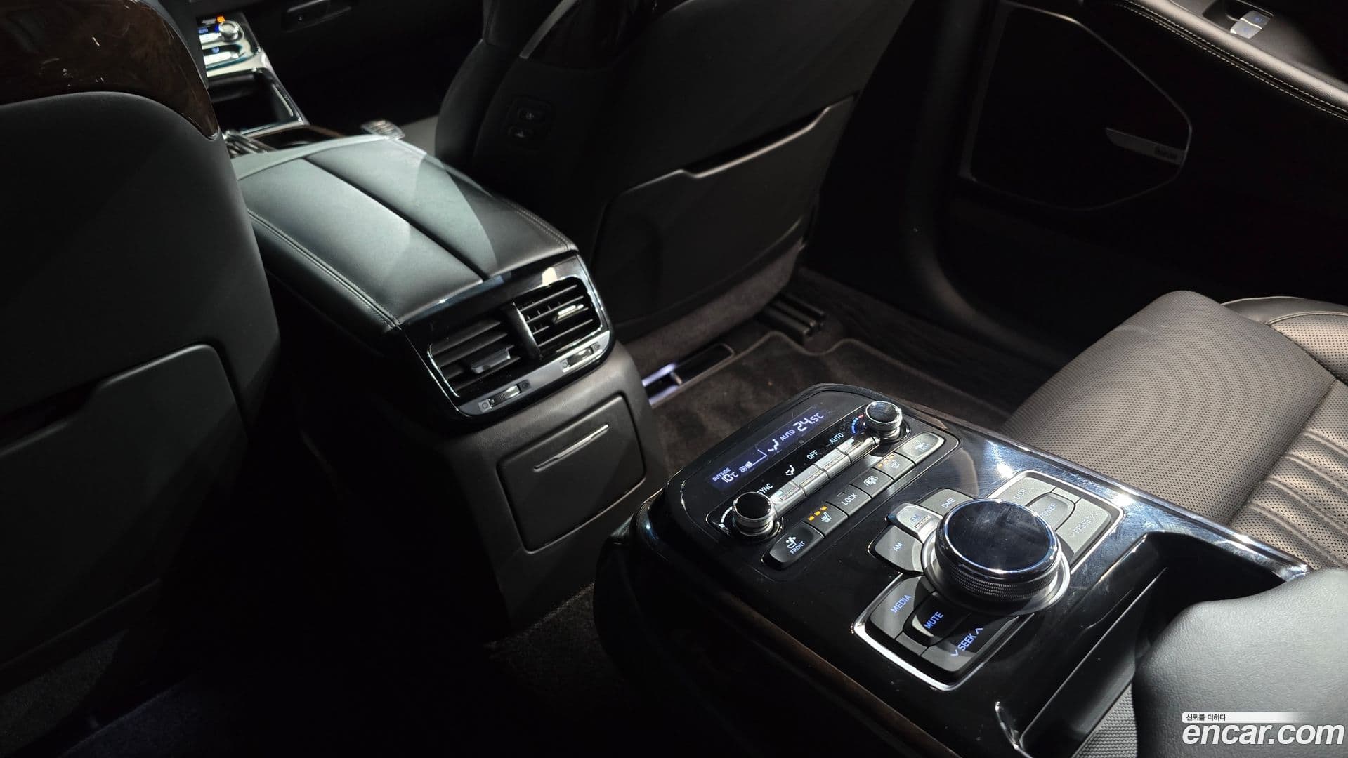 Main__Slider__Photo:EQ900 Genesis 2017.6-17