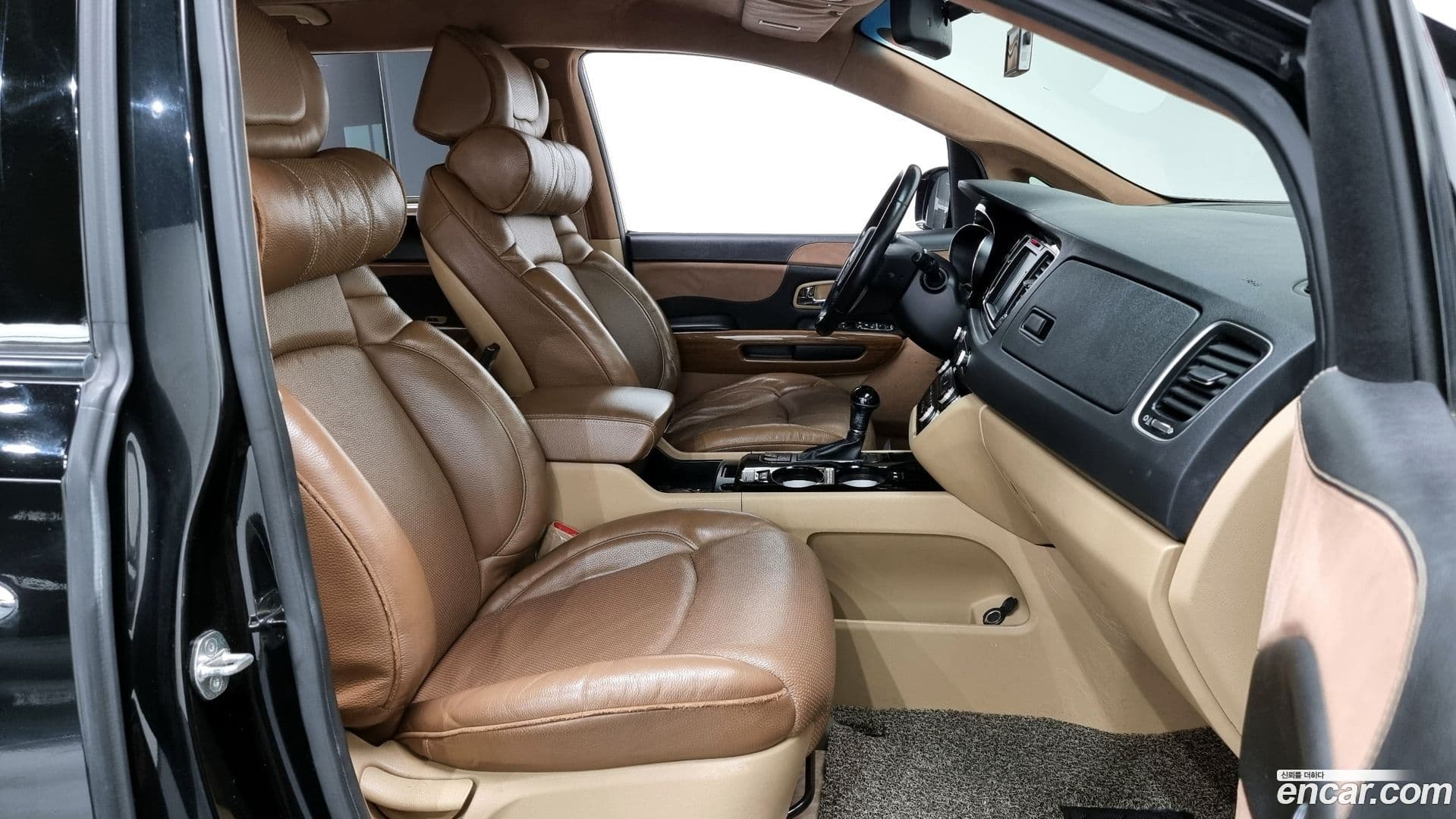 Main__Slider__Photo:Canival Kia 2015.5-10