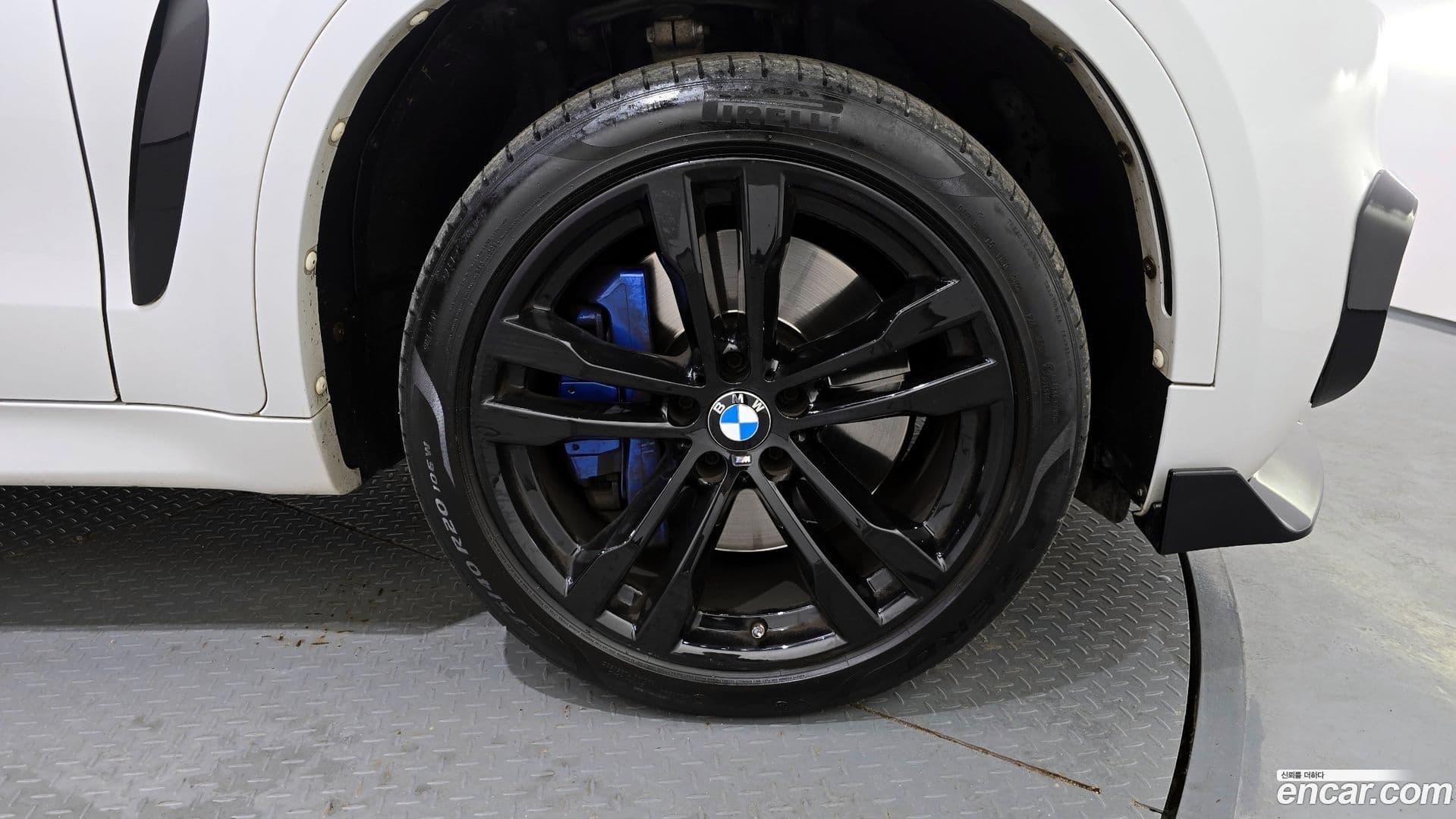 Main__Slider__Photo:X6 BMW 2017.3-4