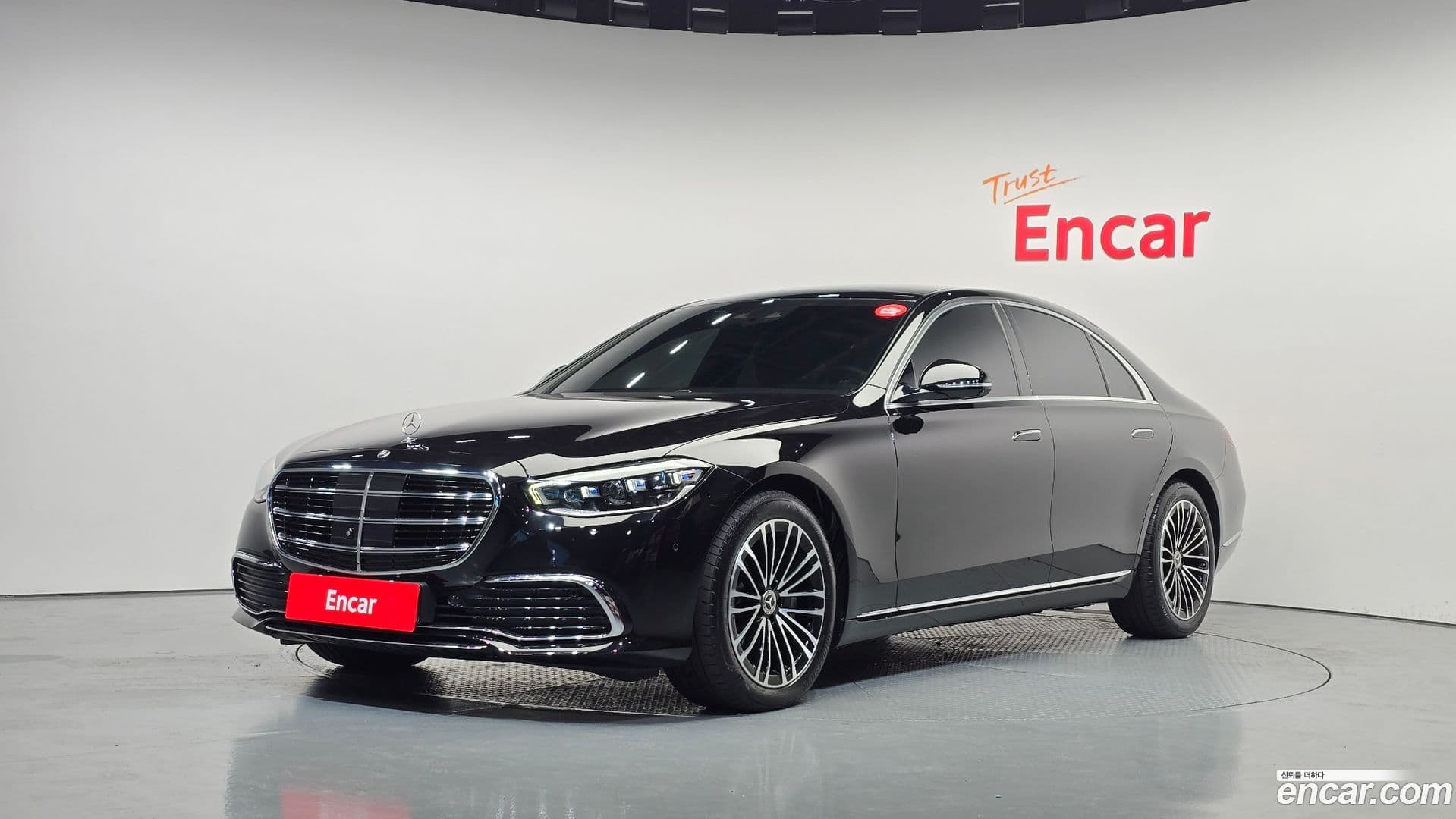 Main__Slider__Photo:S-Class Mercedes-Benz 2024.5-0