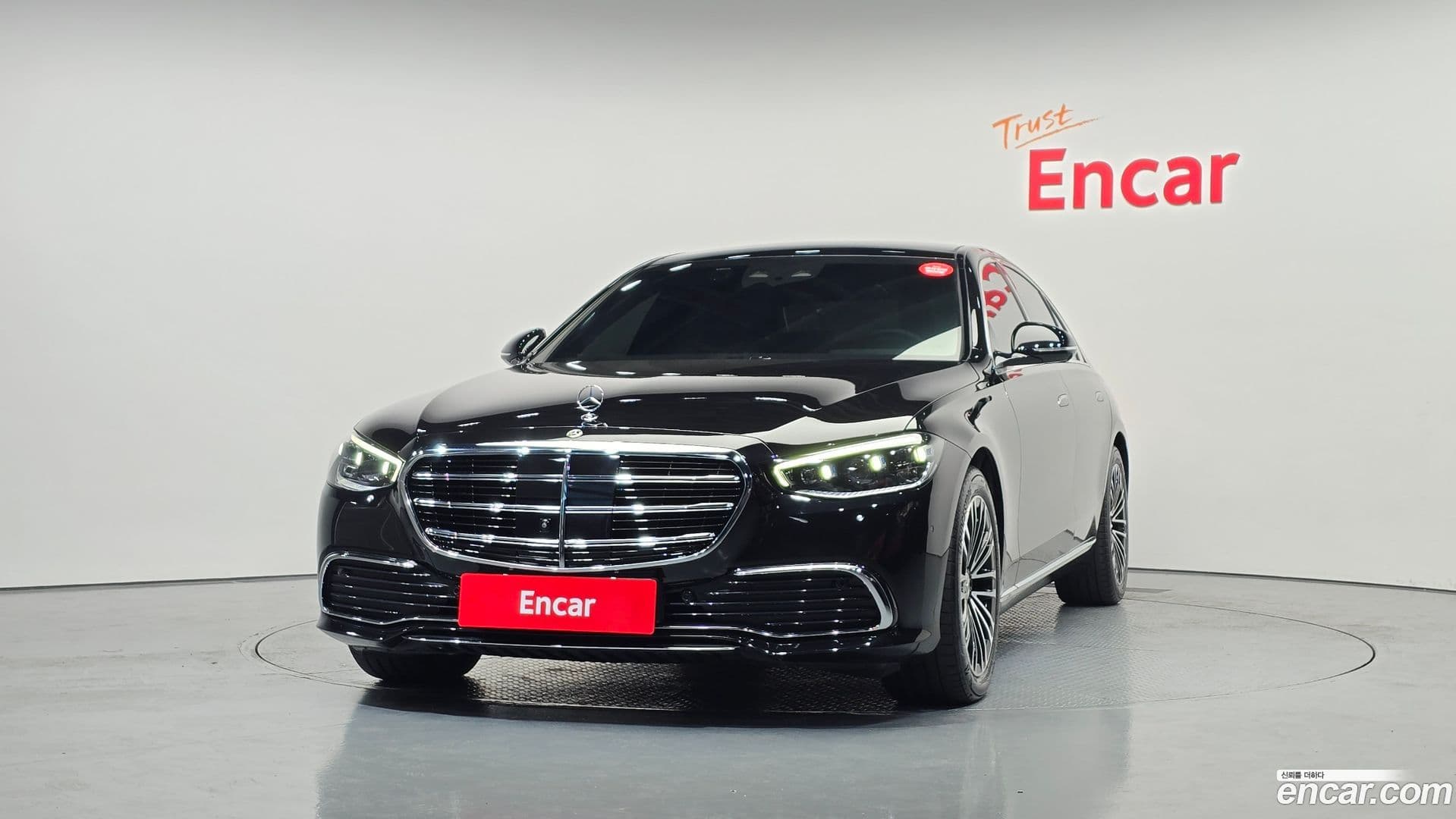 Main__Slider__Photo:S-Class Mercedes-Benz 2024.5-2