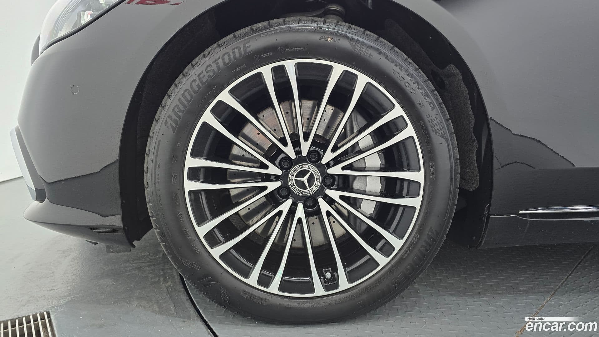 Main__Slider__Photo:S-Class Mercedes-Benz 2024.5-4