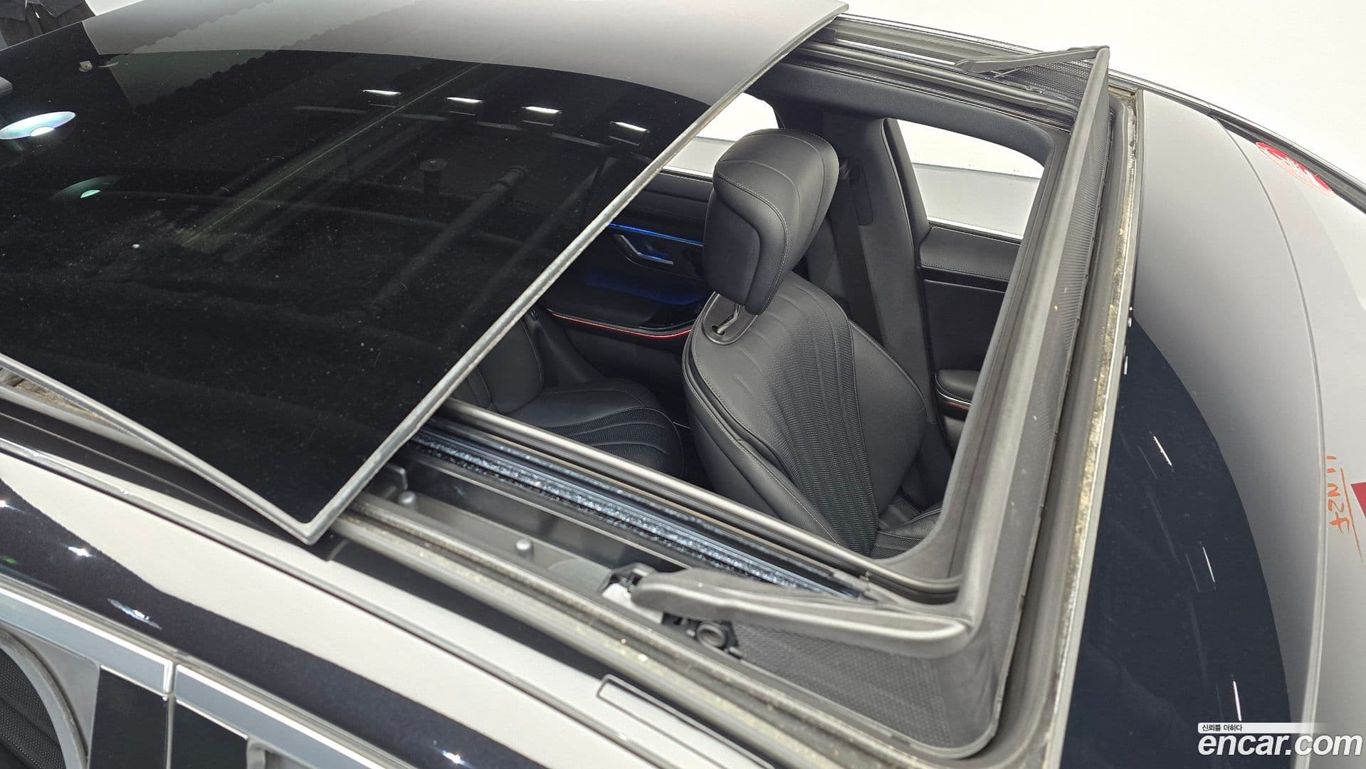 Main__Slider__Photo:S-Class Mercedes-Benz 2024.5-16