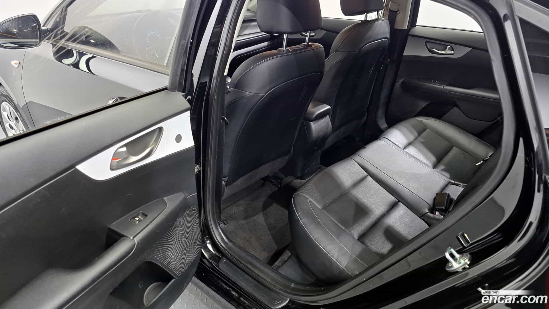 K3 Kia 2021.0-OPTION-015