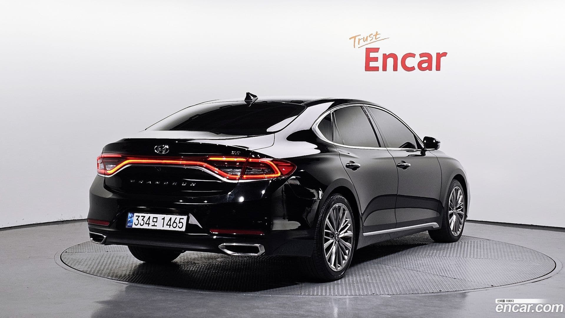 Main__Slider__Photo:Grandeur Hyundai 2018.10-1