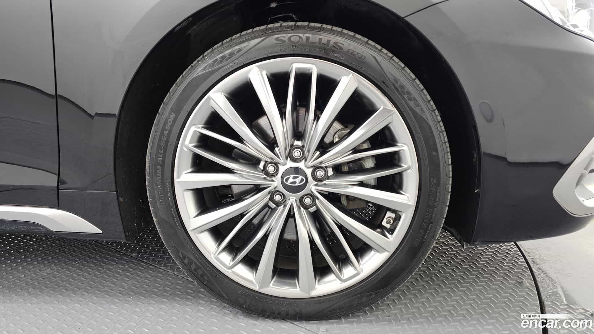 Grandeur Hyundai 2018.10-OUTER-005