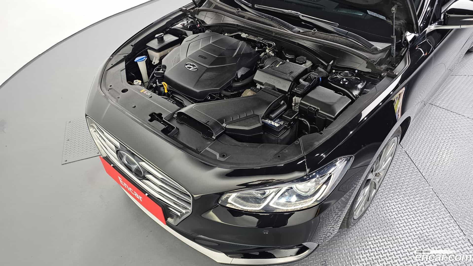 Grandeur Hyundai 2018.10-INNER-006