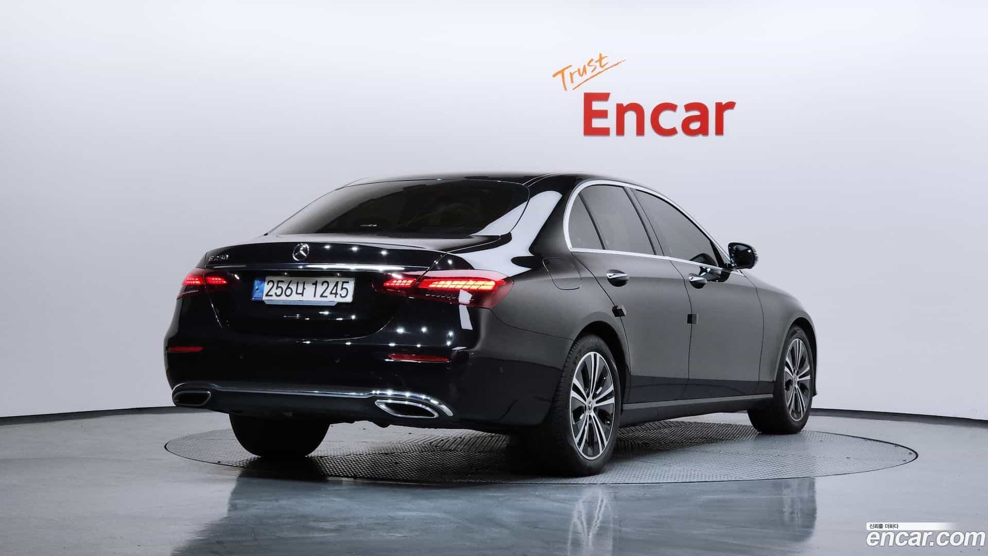 E-Class Mercedes-Benz 2022.1-OUTER-002