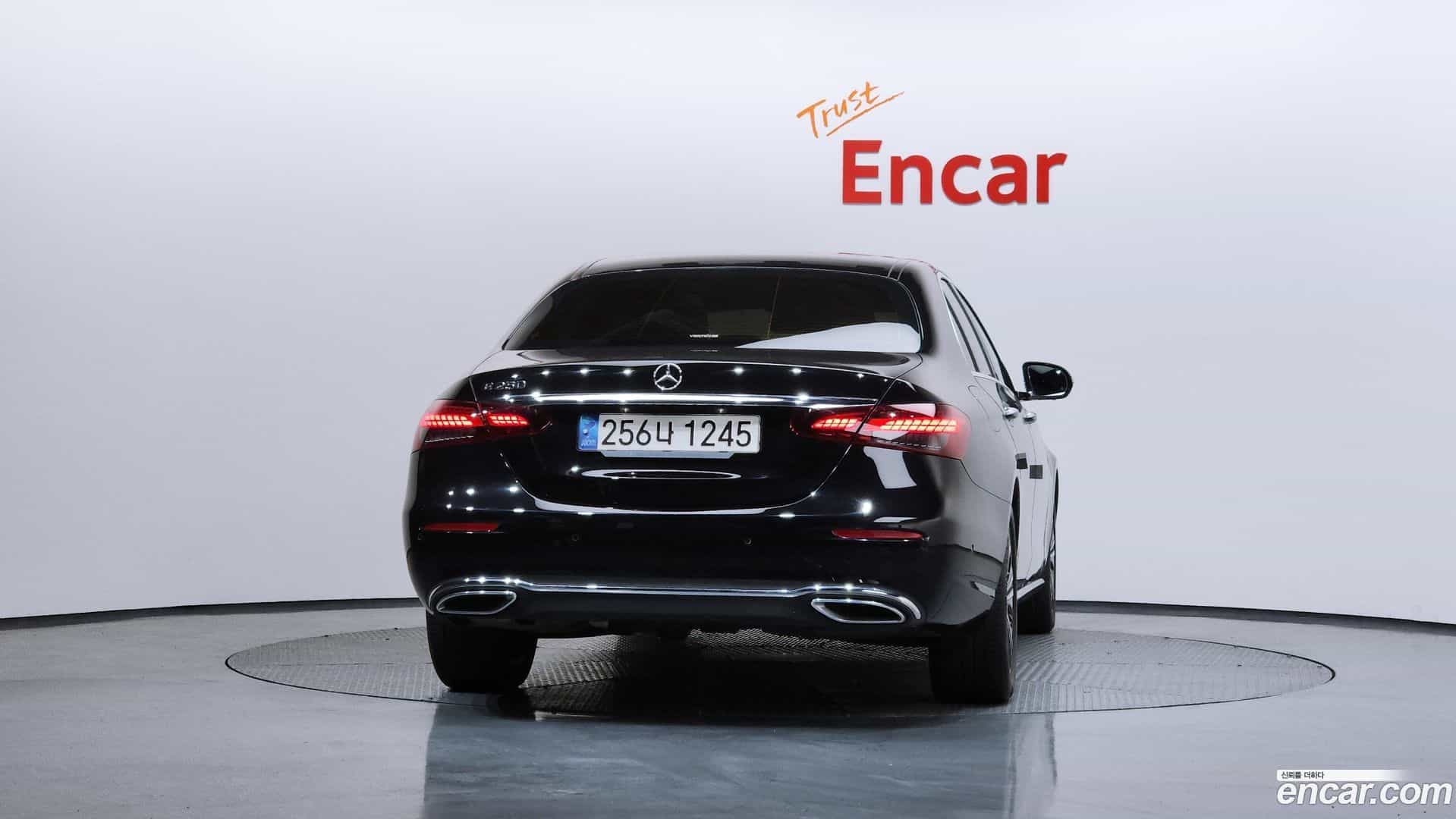 E-Class Mercedes-Benz 2022.1-OUTER-004