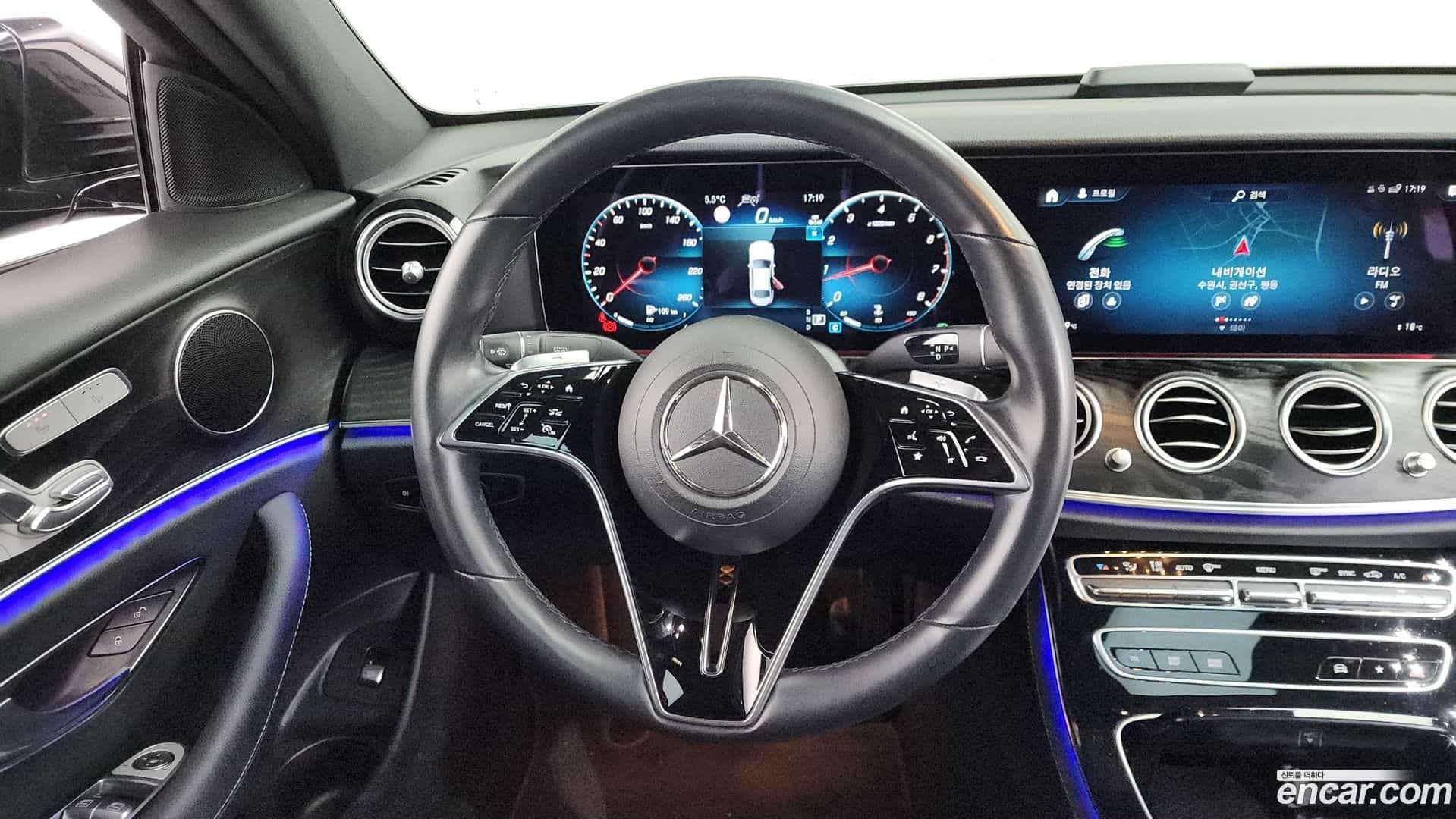 E-Class Mercedes-Benz 2022.1-OPTION-017