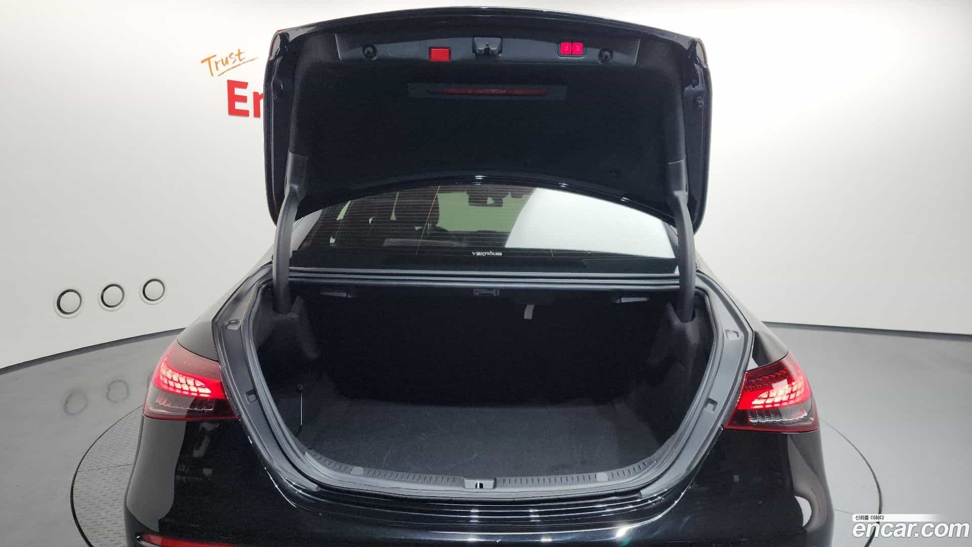 E-Class Mercedes-Benz 2022.1-OPTION-024