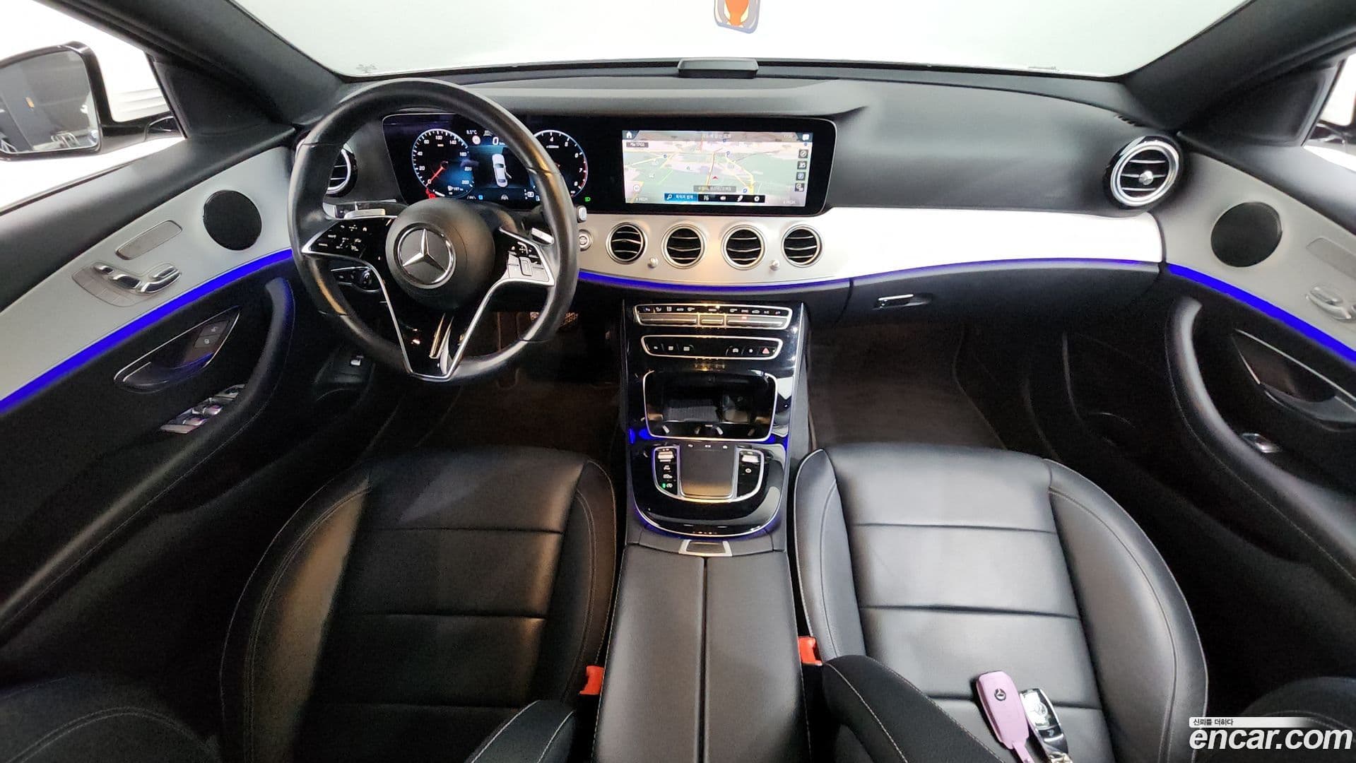 Main__Slider__Photo:E-Class Mercedes-Benz 2021.3-6