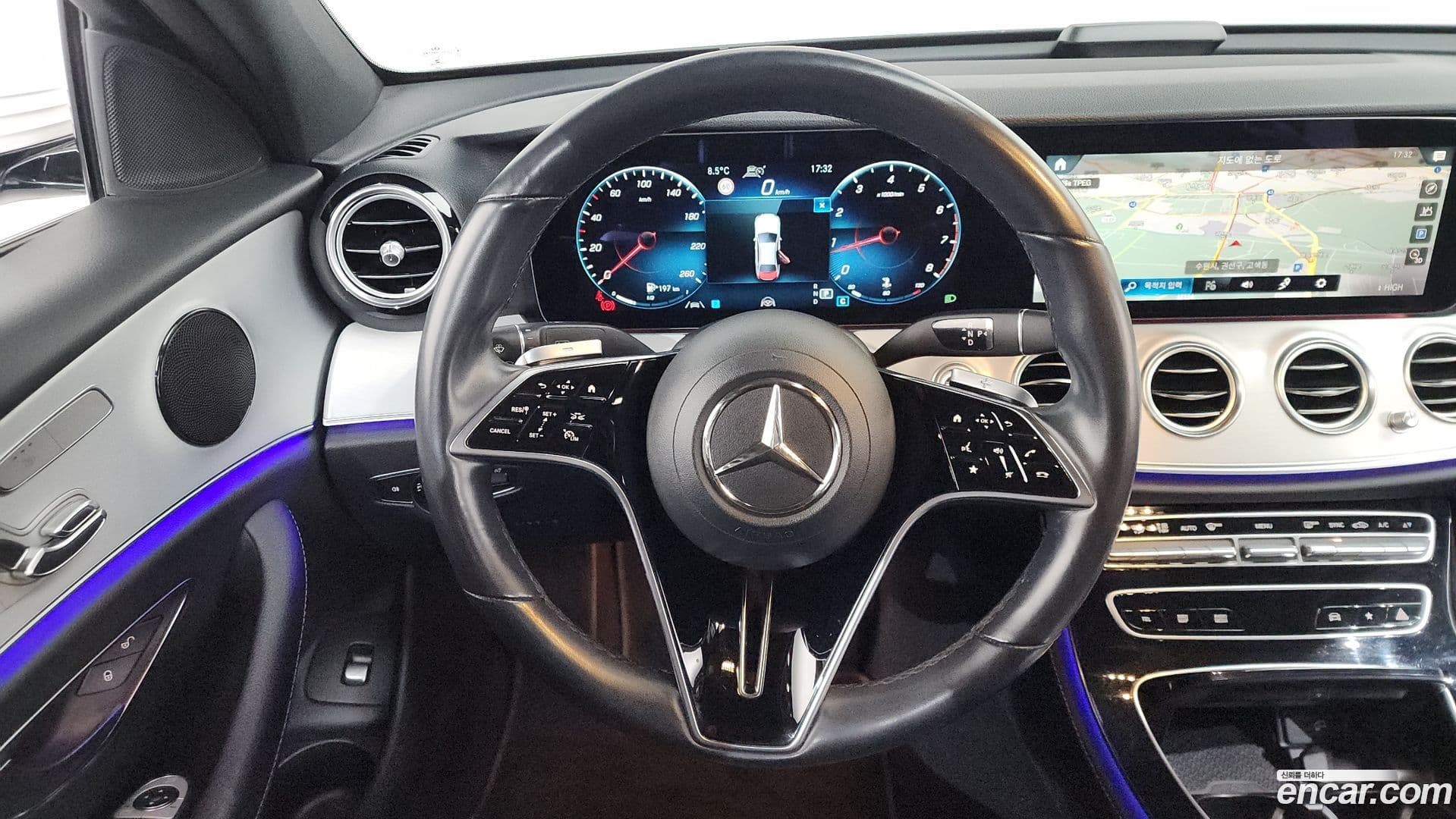 Main__Slider__Photo:E-Class Mercedes-Benz 2021.3-12