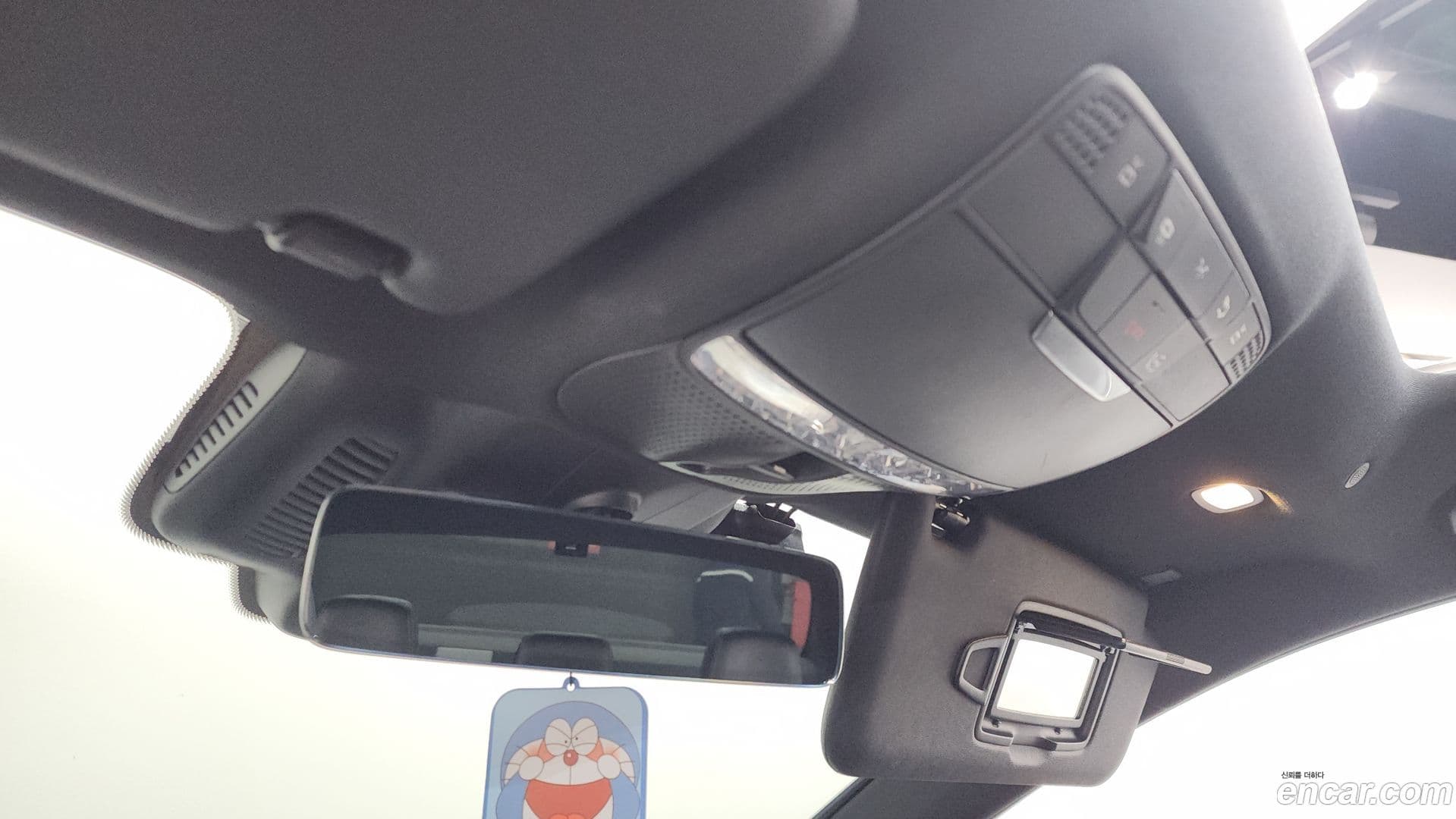 Main__Slider__Photo:E-Class Mercedes-Benz 2021.3-16