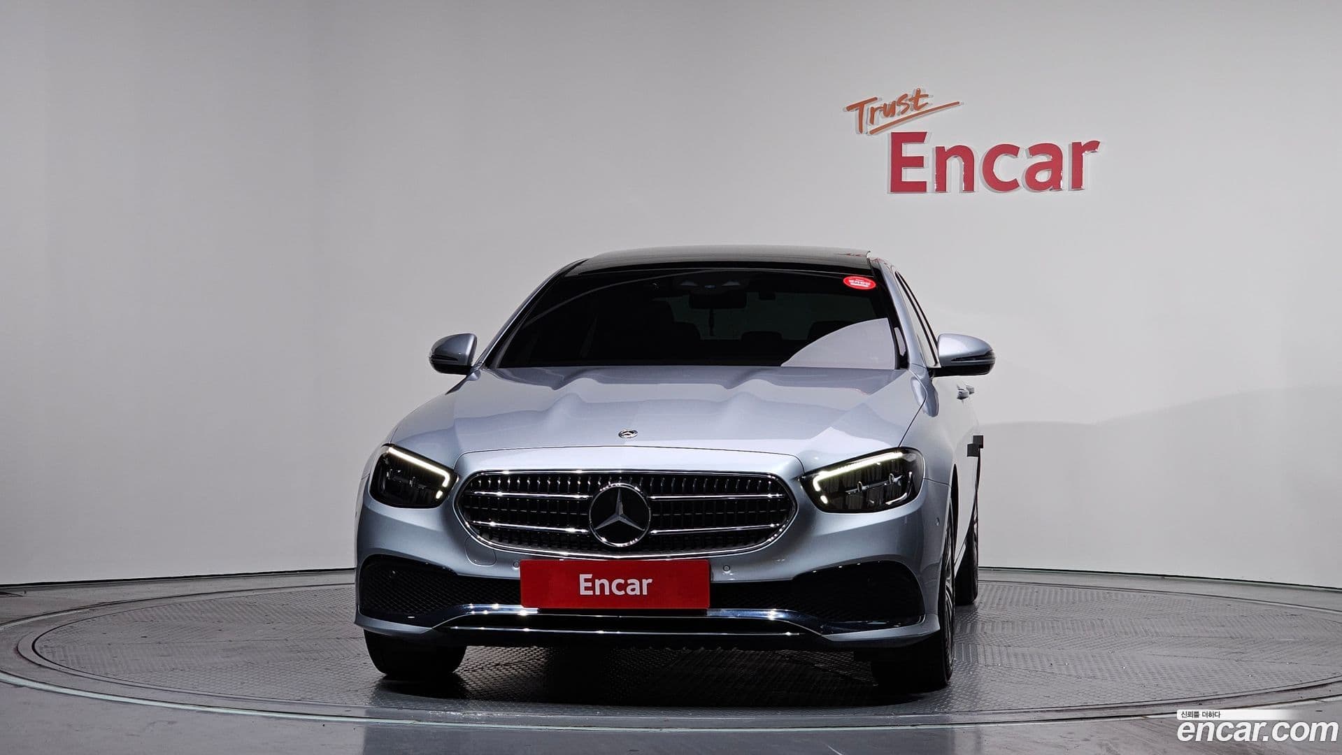Main__Slider__Photo:E-Class Mercedes-Benz 2020.10-2