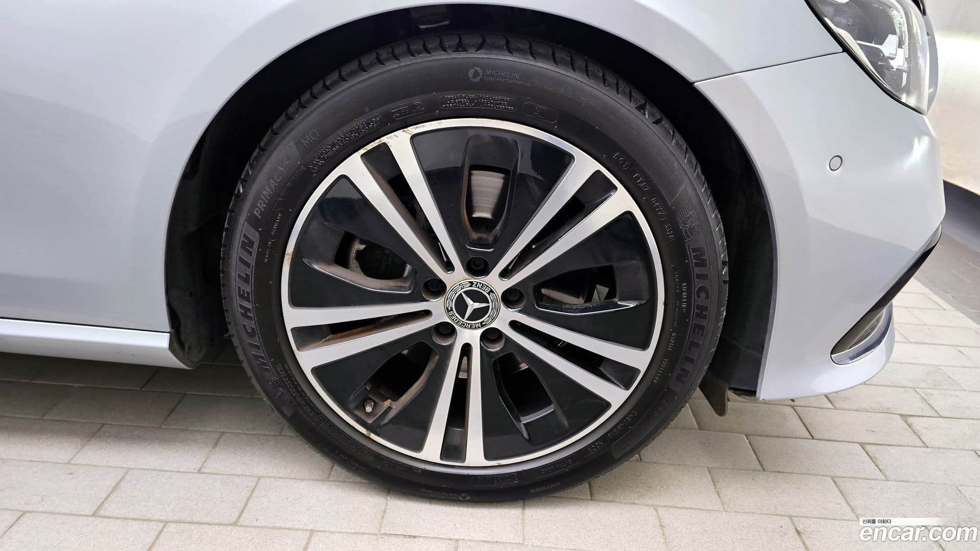 Main__Slider__Photo:E-Class Mercedes-Benz 2020.10-4