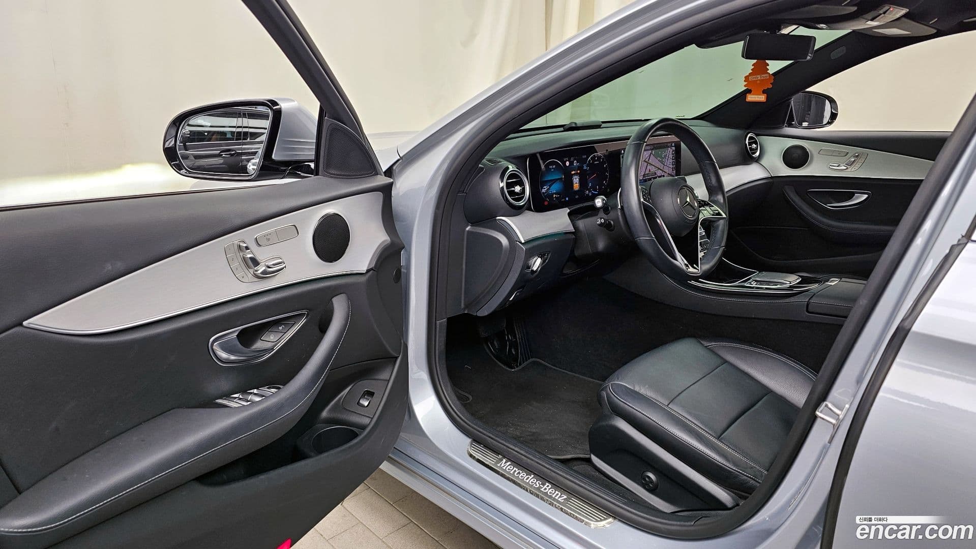 Main__Slider__Photo:E-Class Mercedes-Benz 2020.10-9