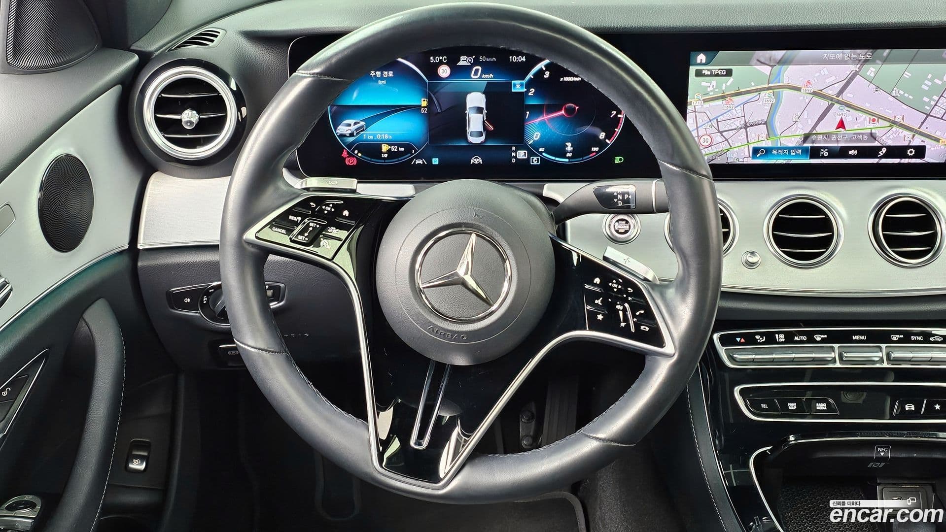Main__Slider__Photo:E-Class Mercedes-Benz 2020.10-12