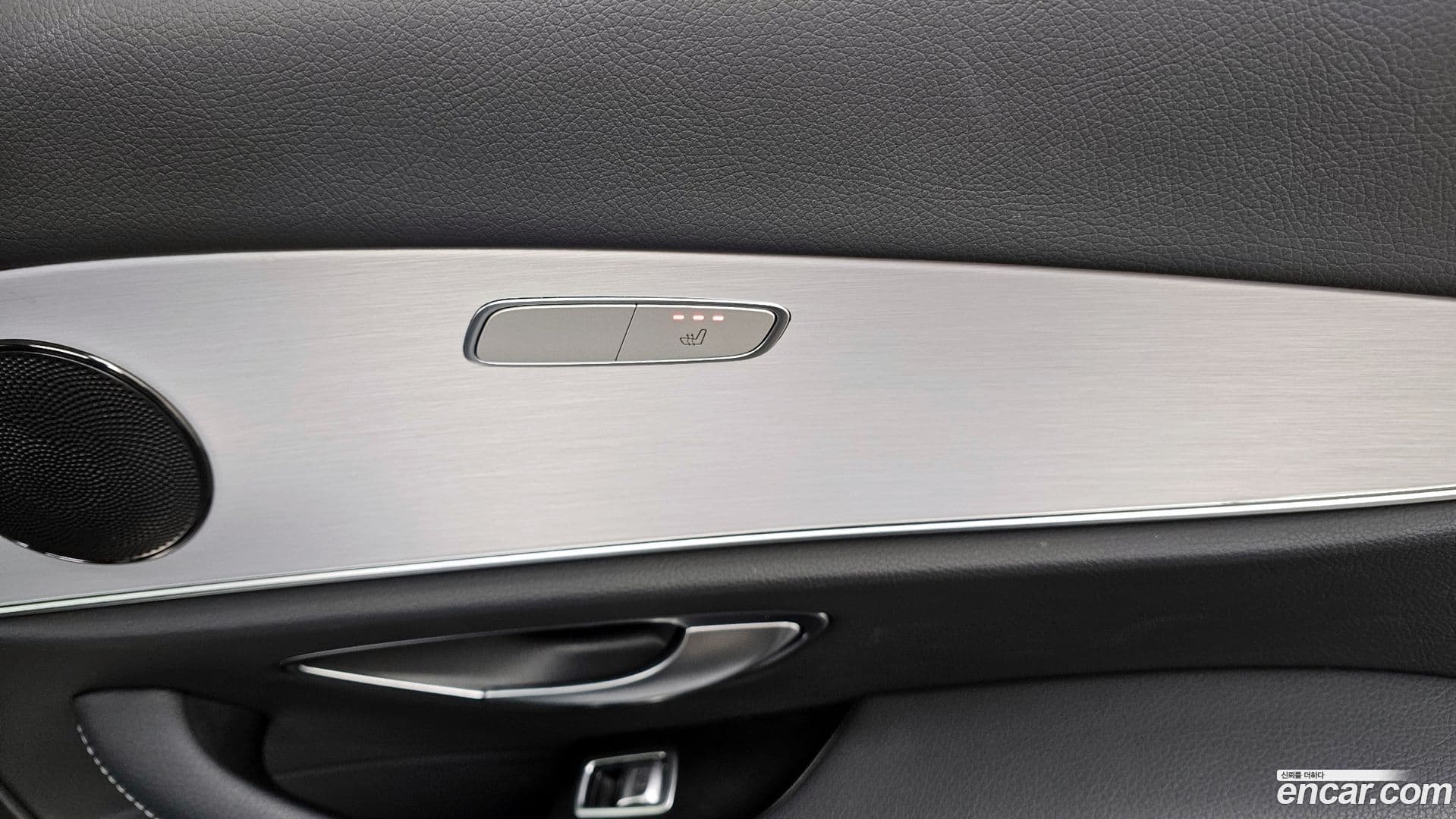 Main__Slider__Photo:E-Class Mercedes-Benz 2020.10-17