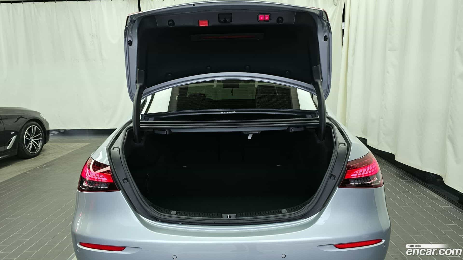 E-Class Mercedes-Benz 2020.10-OPTION-024