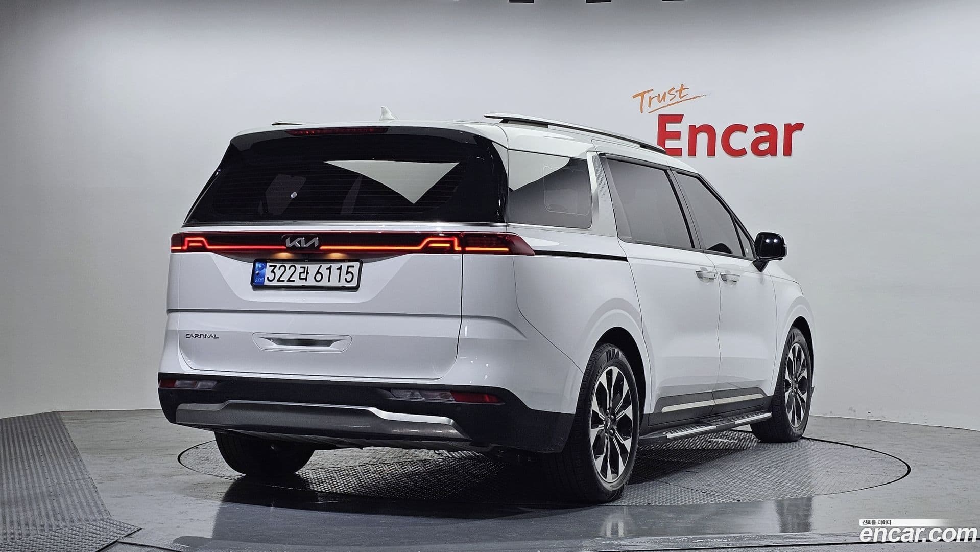 Main__Slider__Photo:Canival Kia 2023.0-1