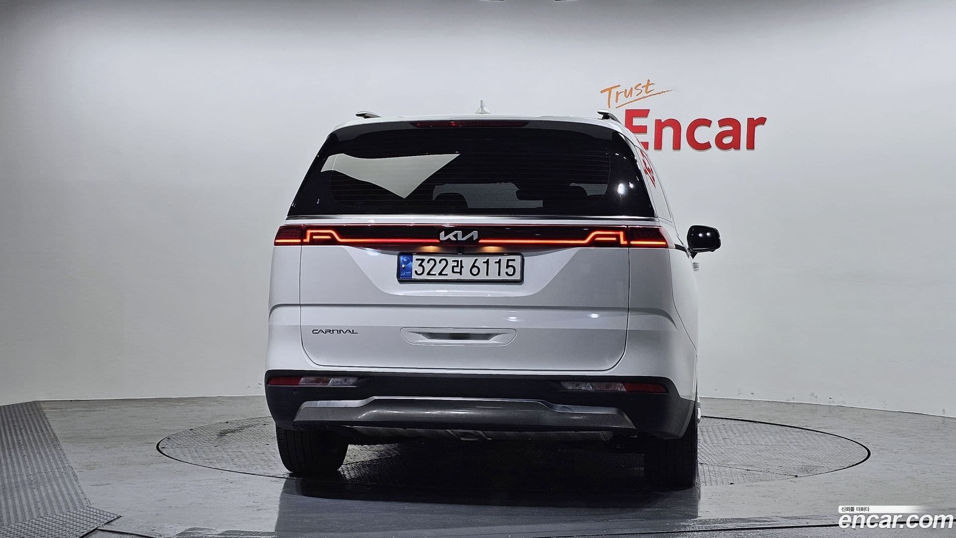 Main__Slider__Photo:Canival Kia 2023.0-3