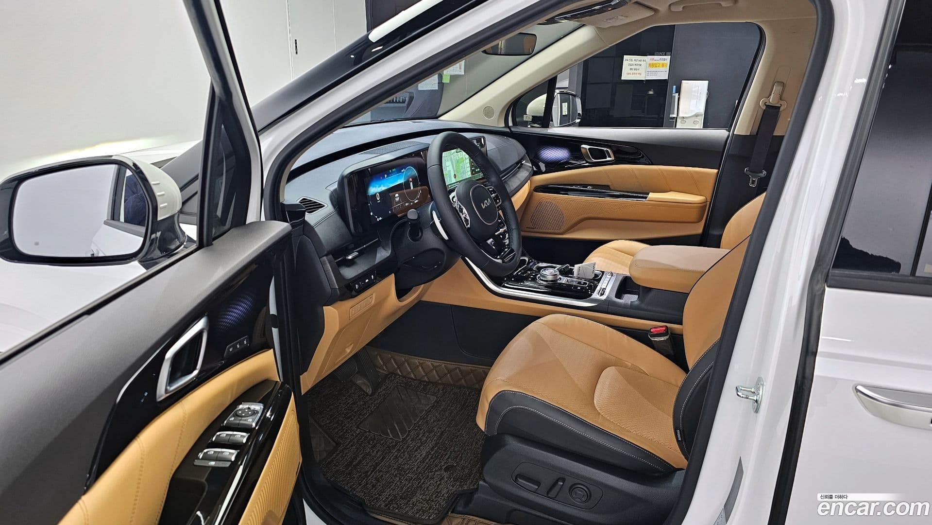 Main__Slider__Photo:Canival Kia 2023.0-9