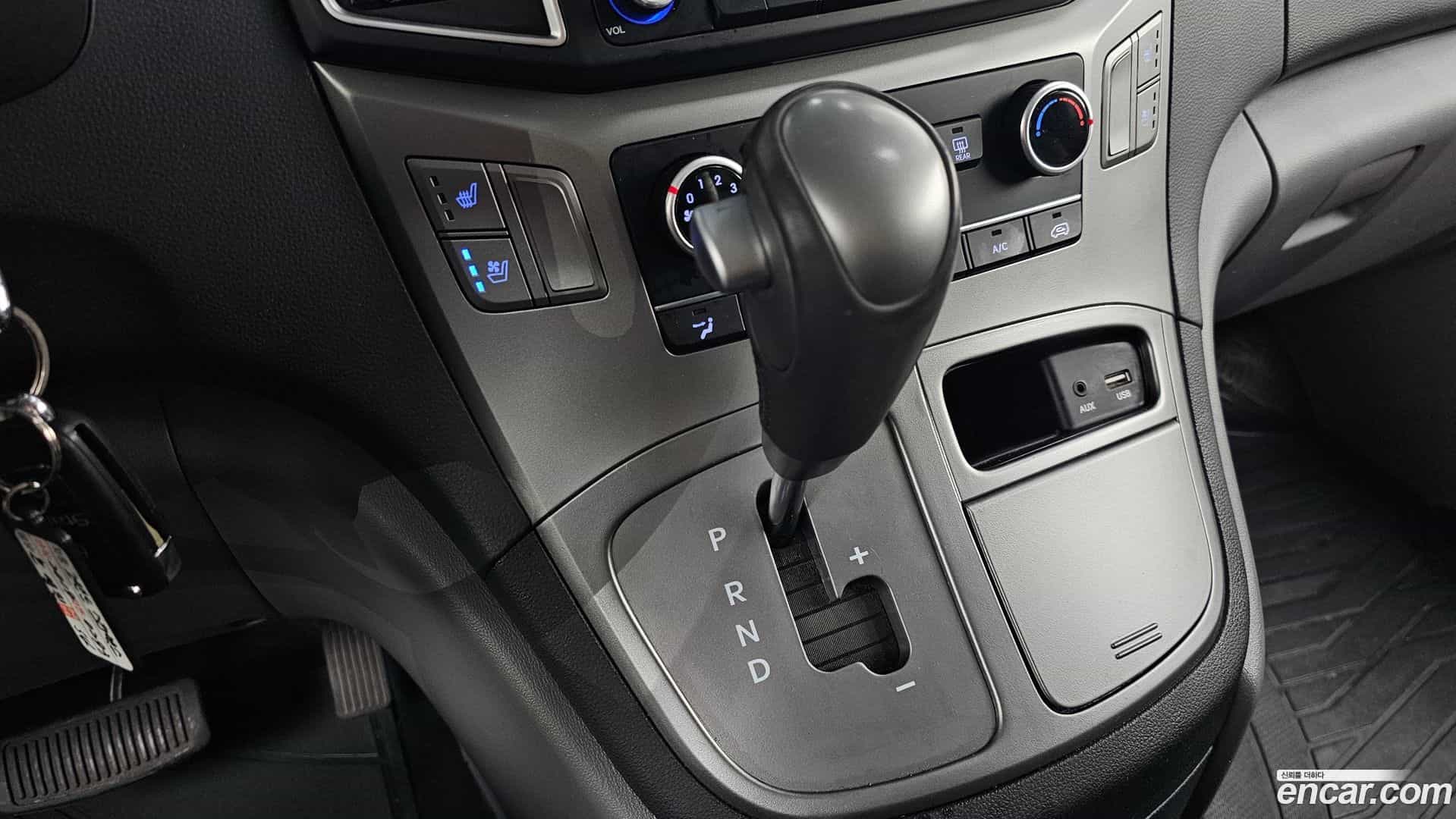 Starex Hyundai 2018.10-INNER-009