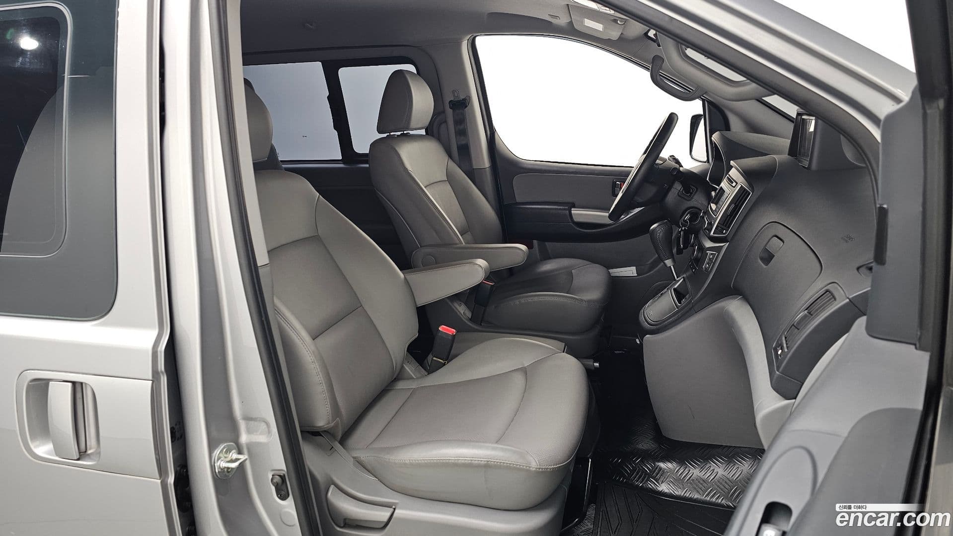 Main__Slider__Photo:Starex Hyundai 2018.10-10