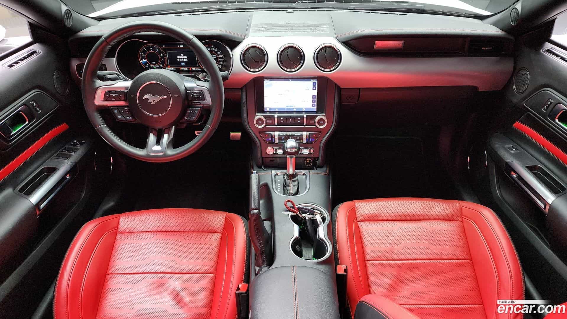 Mustang Ford 2023.4-INNER-007