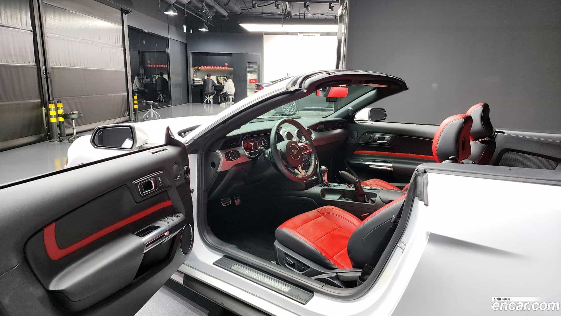 Mustang Ford 2023.4-INNER-010