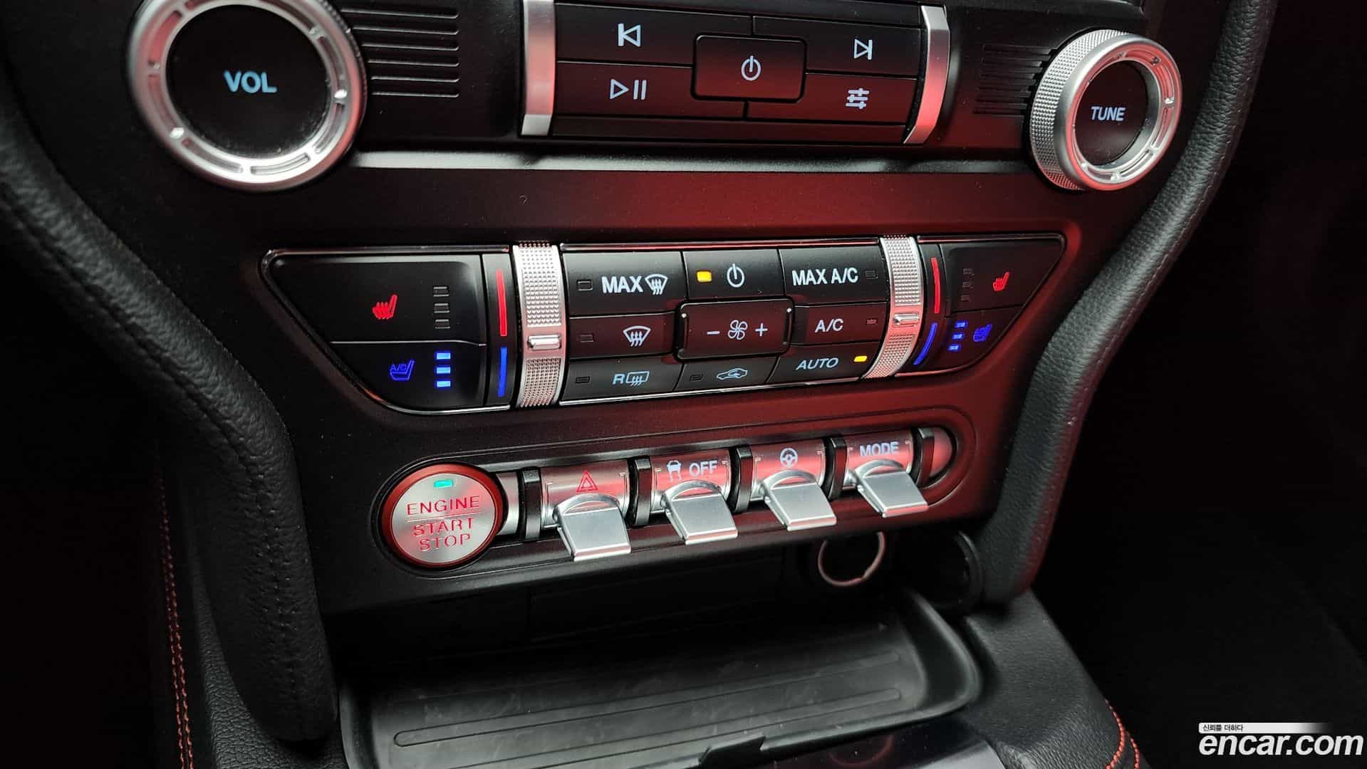 Mustang Ford 2023.4-OPTION-021