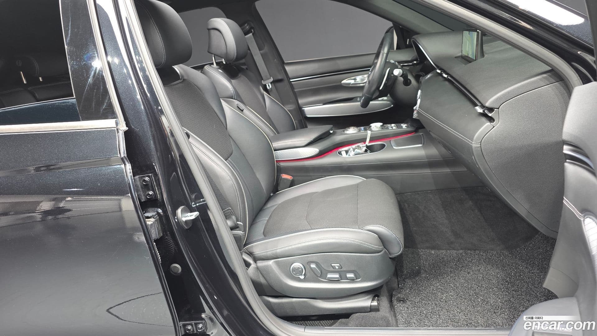 Main__Slider__Photo:GV70 Genesis 2022.9-10