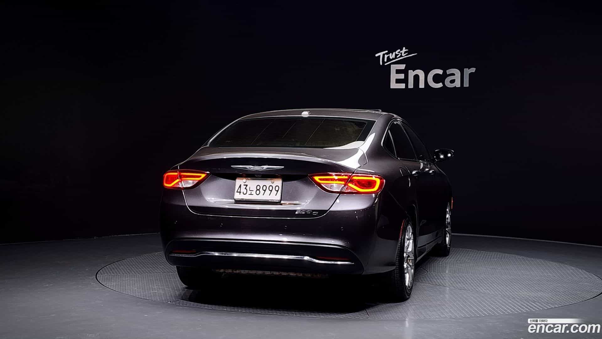 200 Chrysler 2015.5-OUTER-004