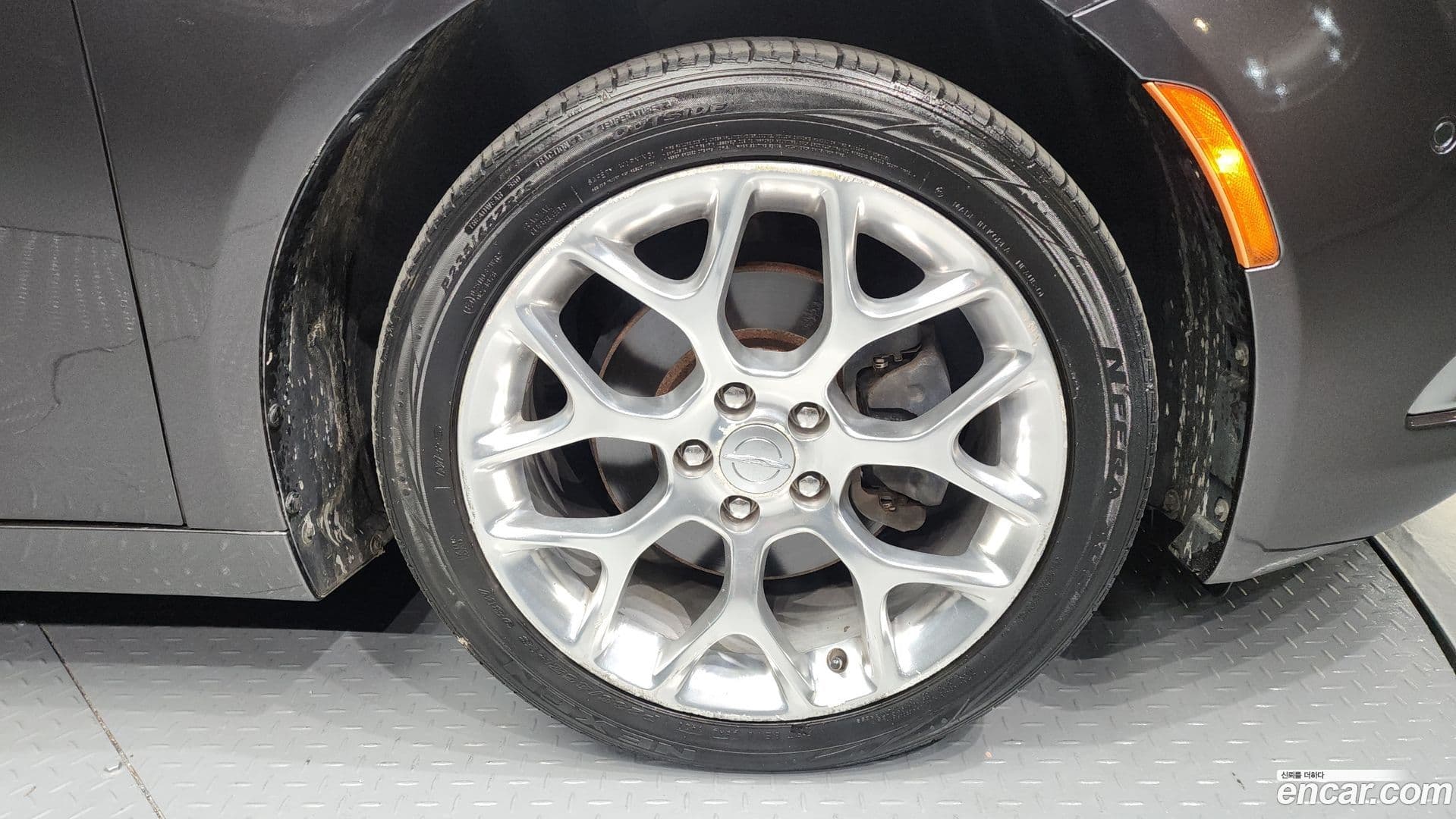 Main__Slider__Photo:200 Chrysler 2015.5-4