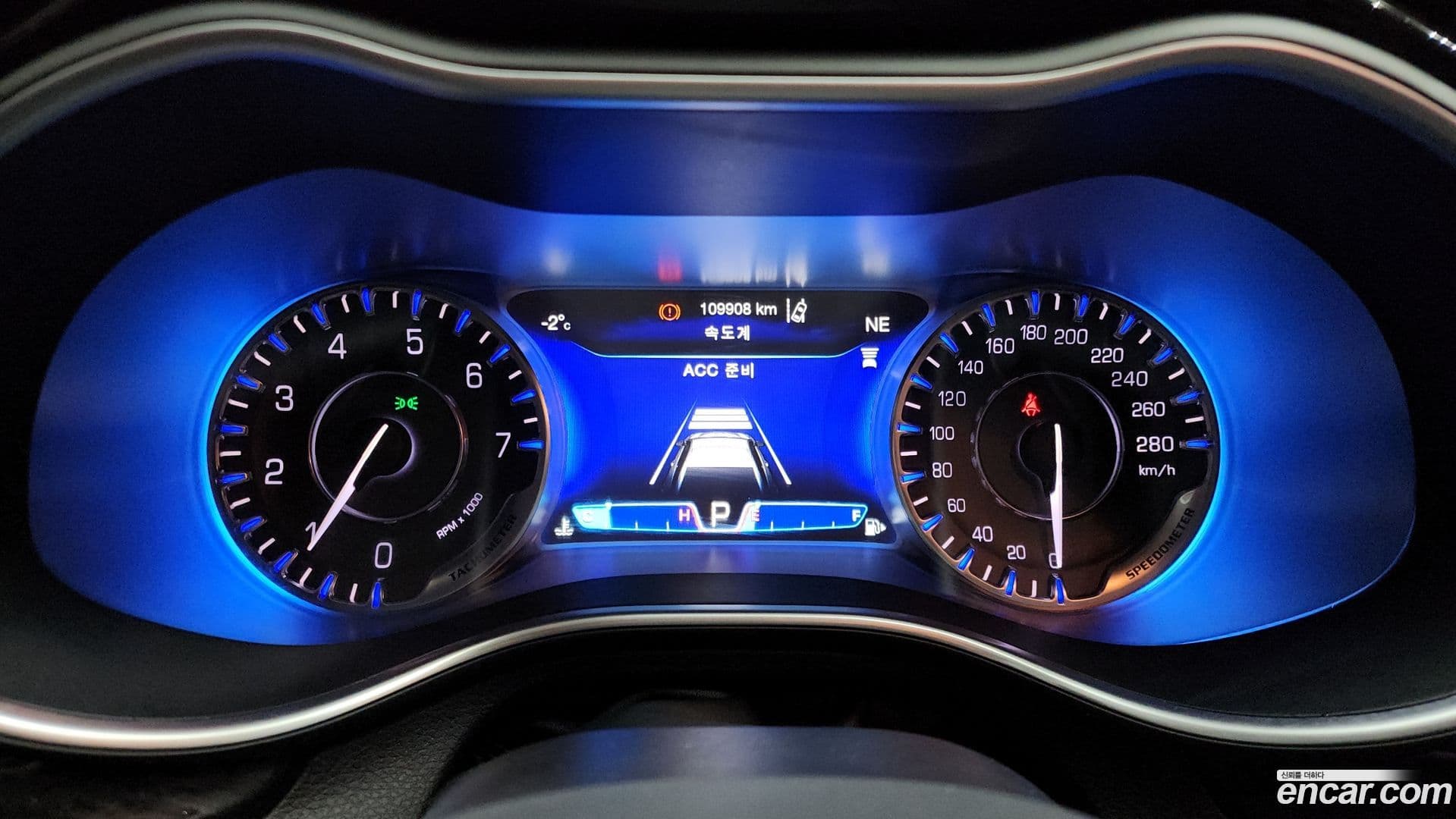 Main__Slider__Photo:200 Chrysler 2015.5-7