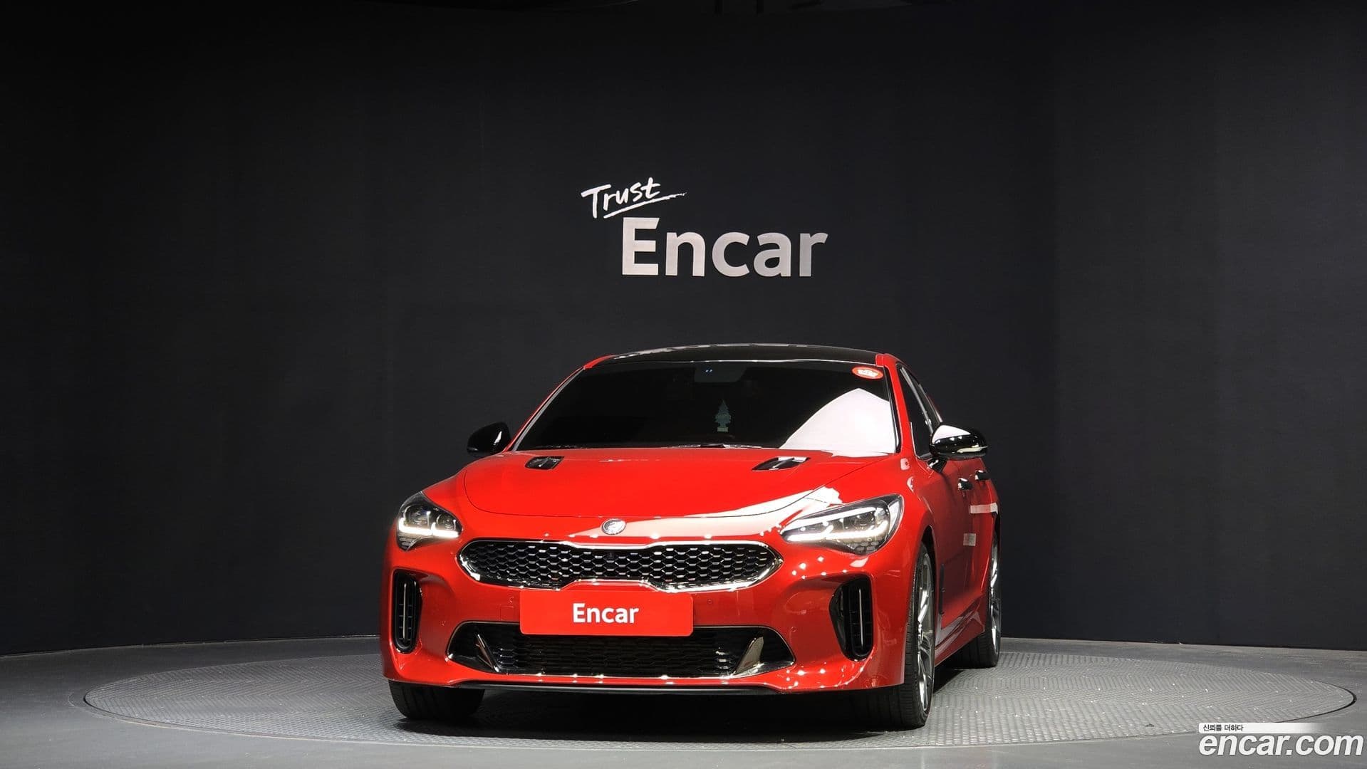 Main__Slider__Photo:Stinger Kia 2017.7-2