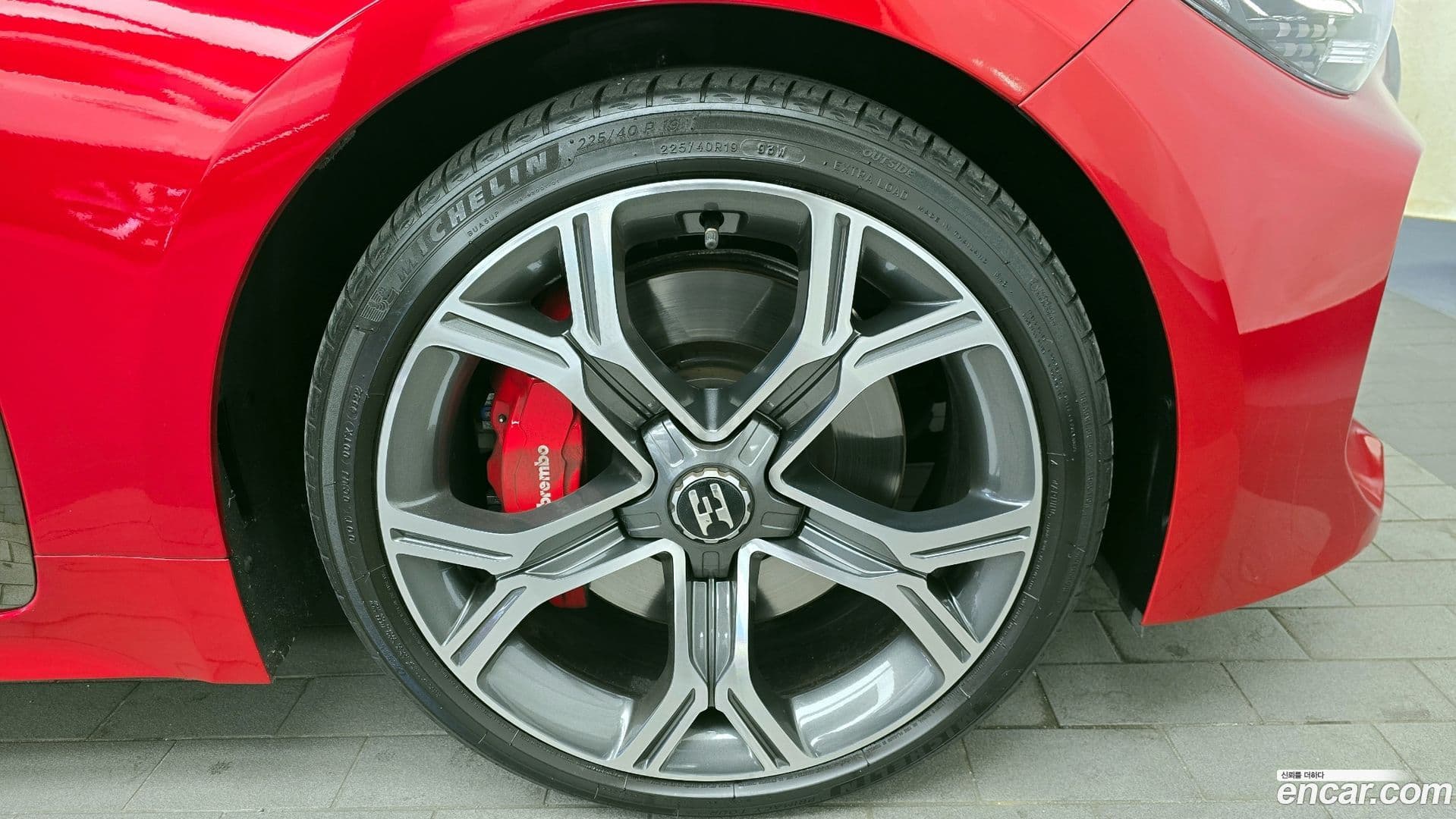 Main__Slider__Photo:Stinger Kia 2017.7-4