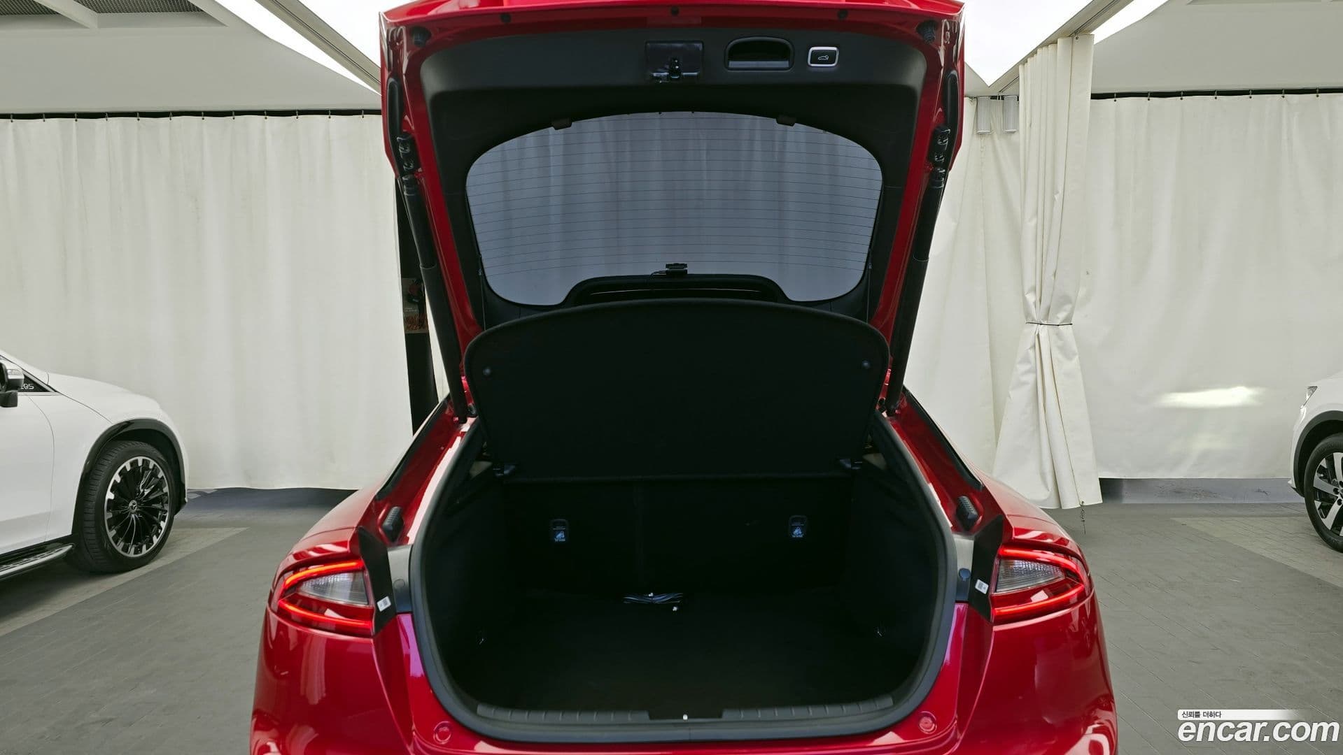 Main__Slider__Photo:Stinger Kia 2017.7-19