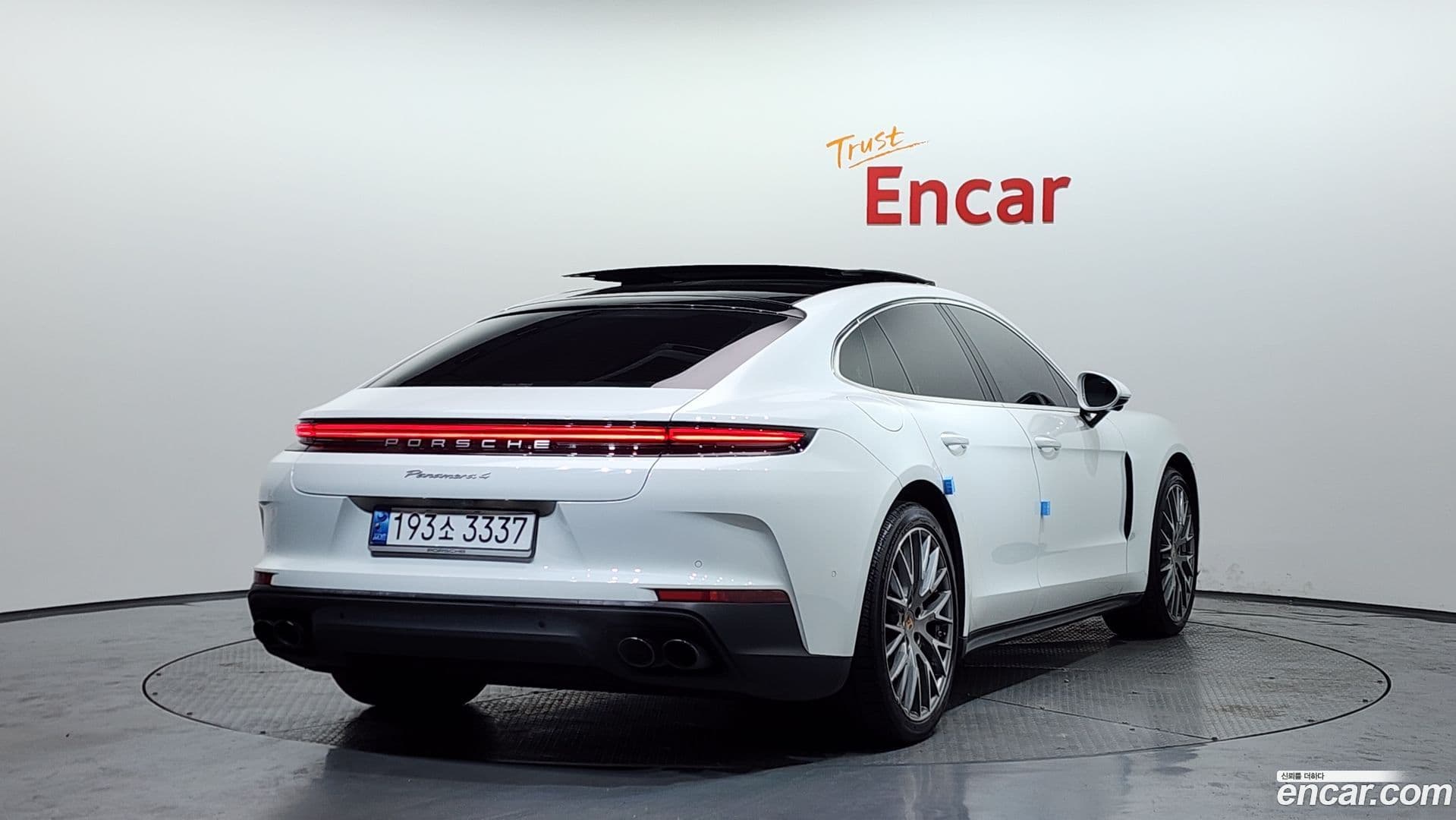 Main__Slider__Photo:Panamera Porsche 2024.9-1