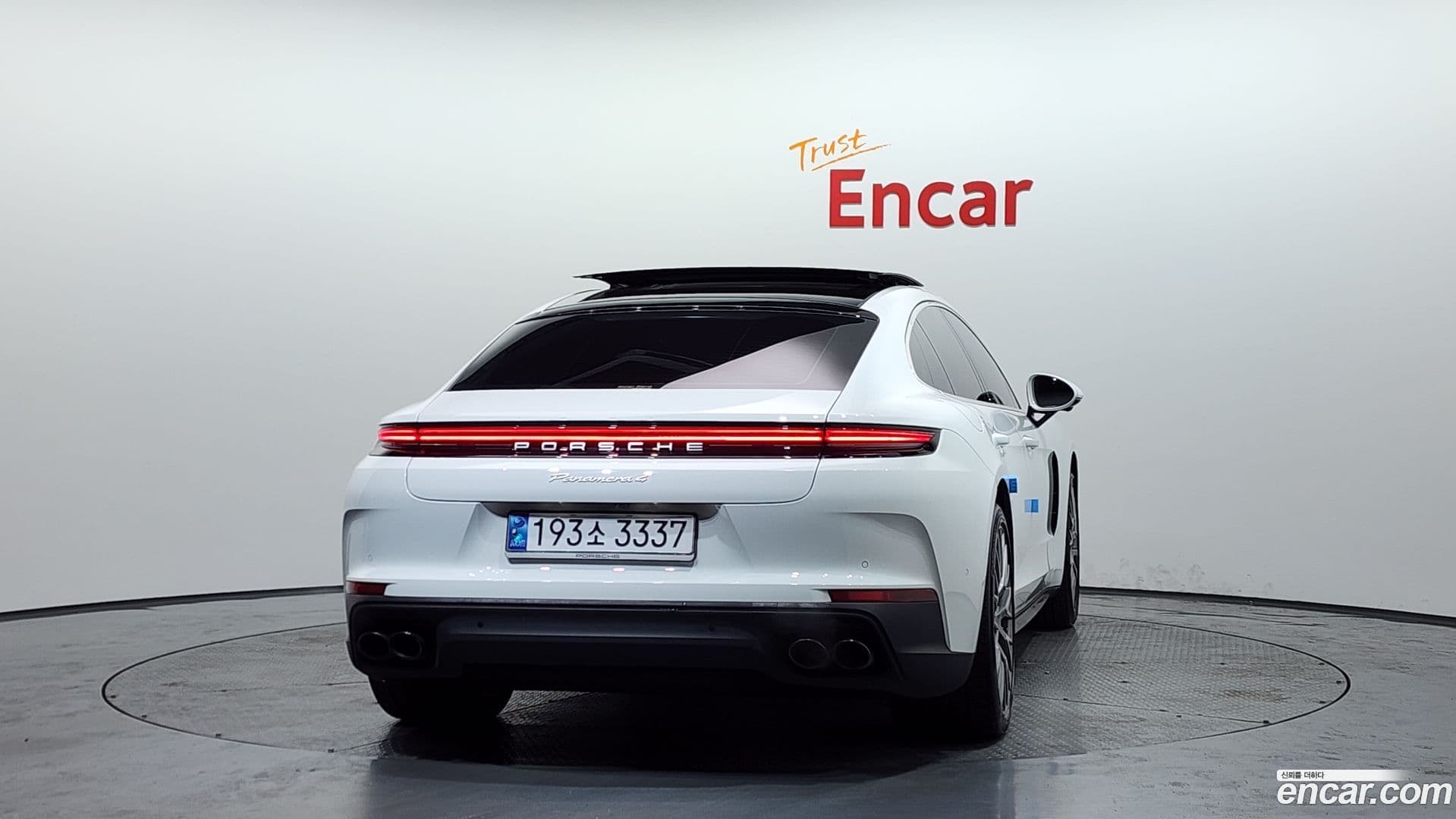 Main__Slider__Photo:Panamera Porsche 2024.9-3