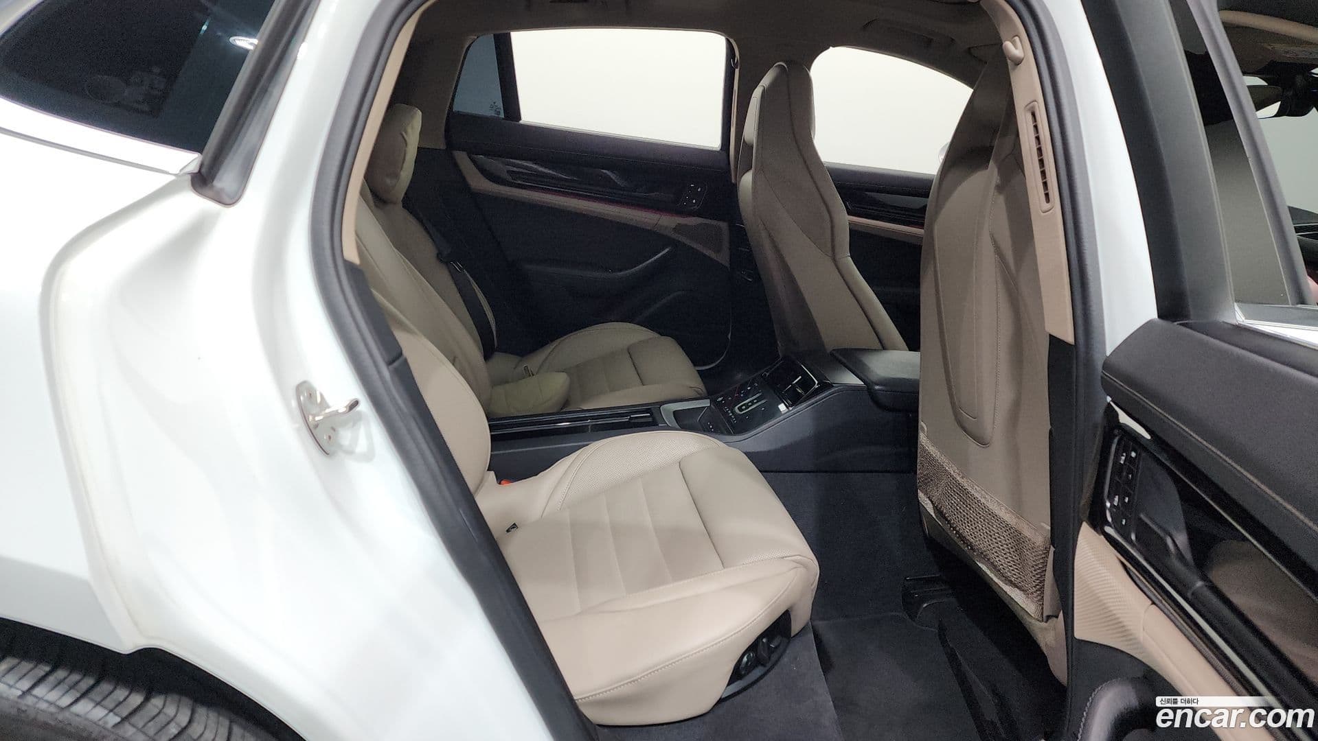 Main__Slider__Photo:Panamera Porsche 2024.9-11