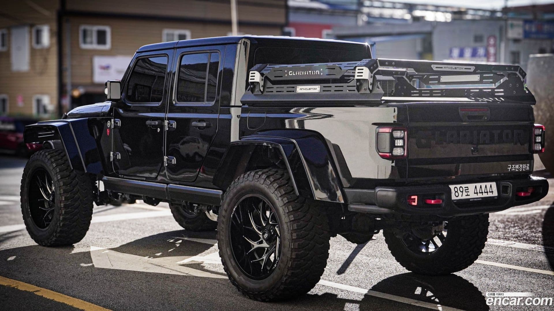 Main__Slider__Photo:Gladiator Jeep 2020.10-1